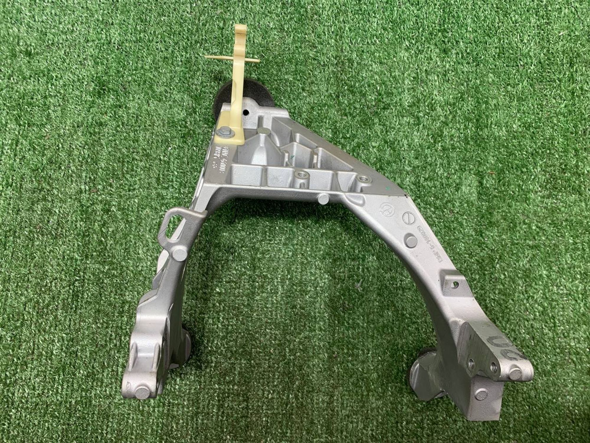 https://ycs.partsauto.market/partsauto-images/thmbs/fe3598d81d96ccd0d48866cd4b8a0dea/90c0e23c2e1d328945dfb04782546dab/50f8d0eb962ecf6c8dea0336fcba96aa.jpg