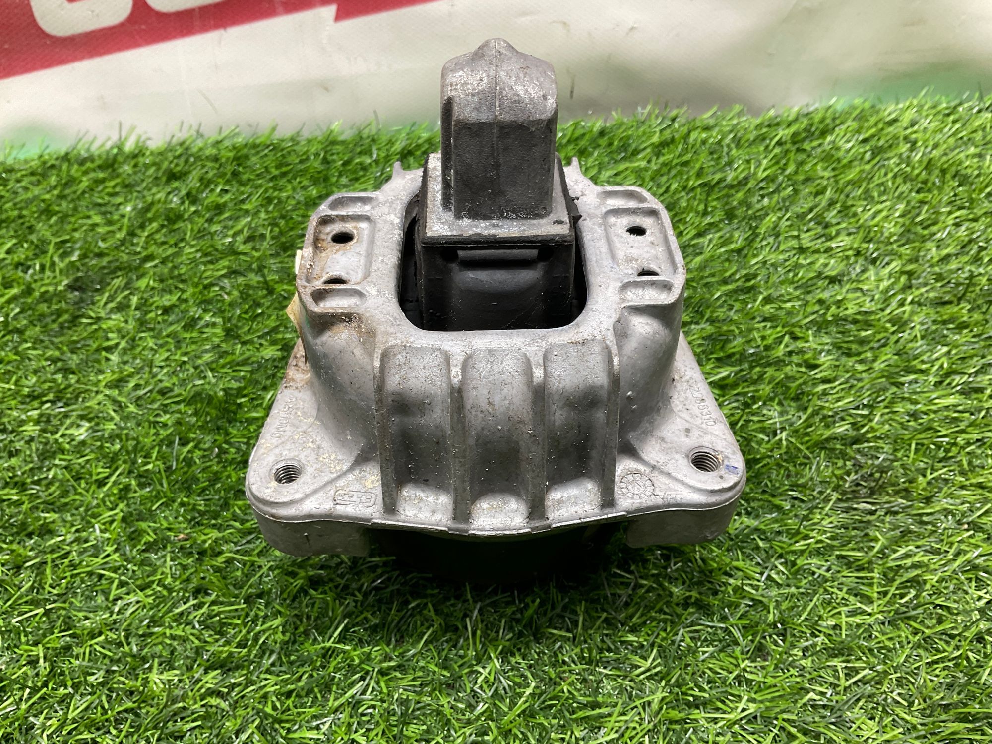 https://ycs.partsauto.market/partsauto-images/thmbs/fe3598d81d96ccd0d48866cd4b8a0dea/a284a293ff1a842059c3c17b0f0384e3/17495ada87d61cee89b35c9562c7b61a.jpg