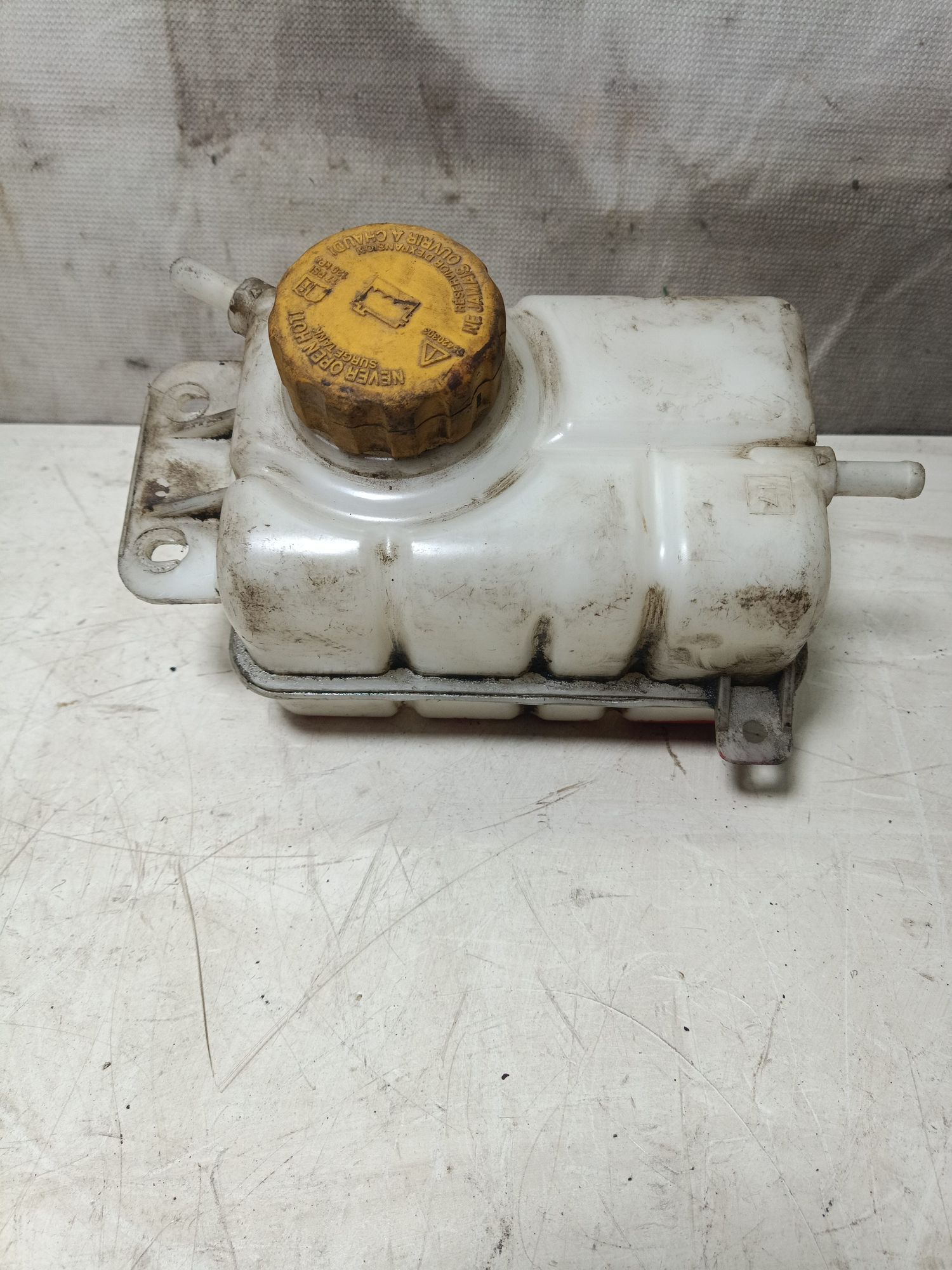 https://ycs.partsauto.market/partsauto-images/thmbs/fe3598d81d96ccd0d48866cd4b8a0dea/acb0b704ac9c4897581fb243a9cd64cf/3e06623e9a6232b29eb46217331e1c8d.jpg