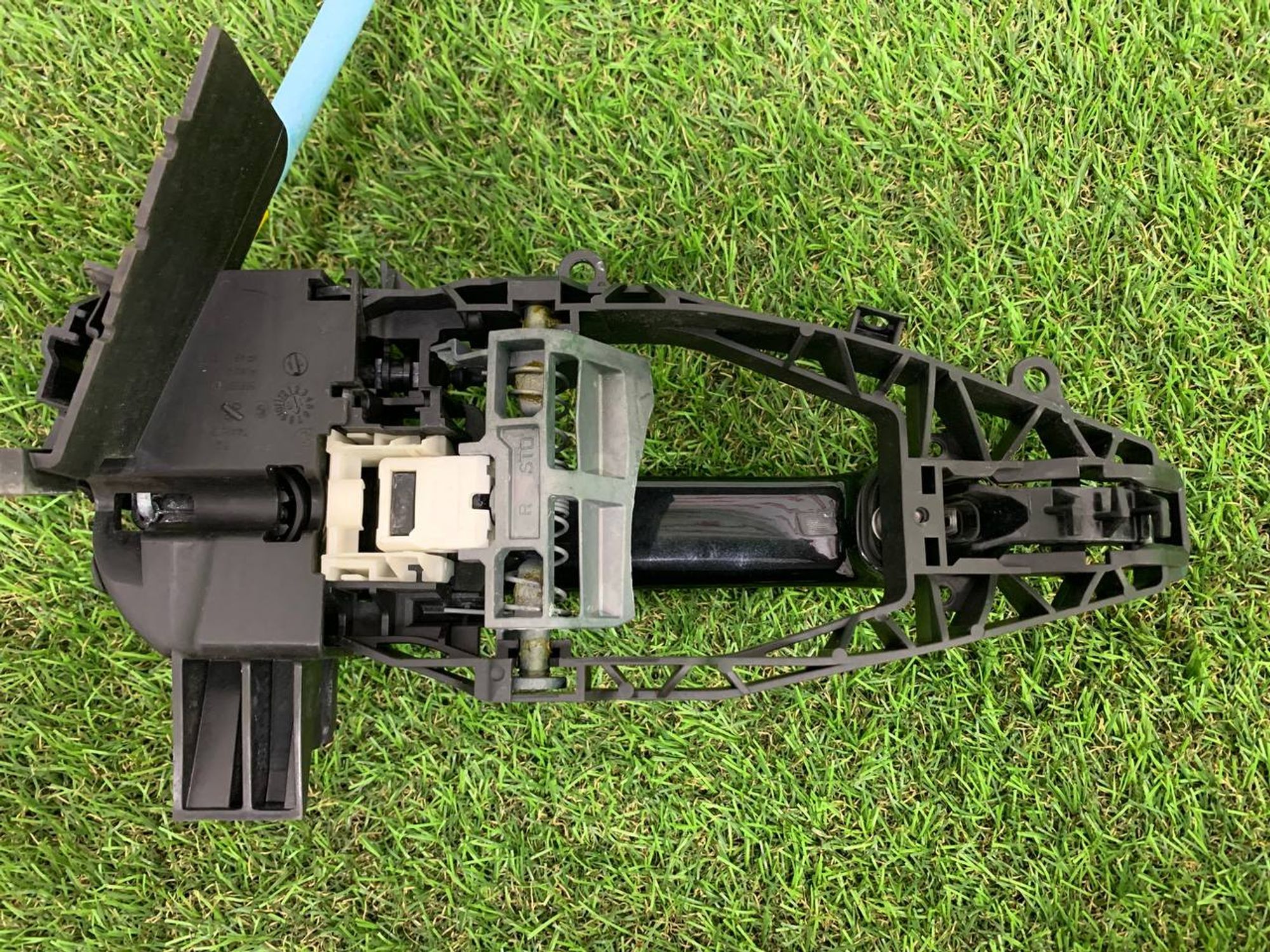 https://ycs.partsauto.market/partsauto-images/thmbs/fe3598d81d96ccd0d48866cd4b8a0dea/be2376aad15d78253945ac921596c5ed/a588ff832bab546669797923e07655f7.jpg