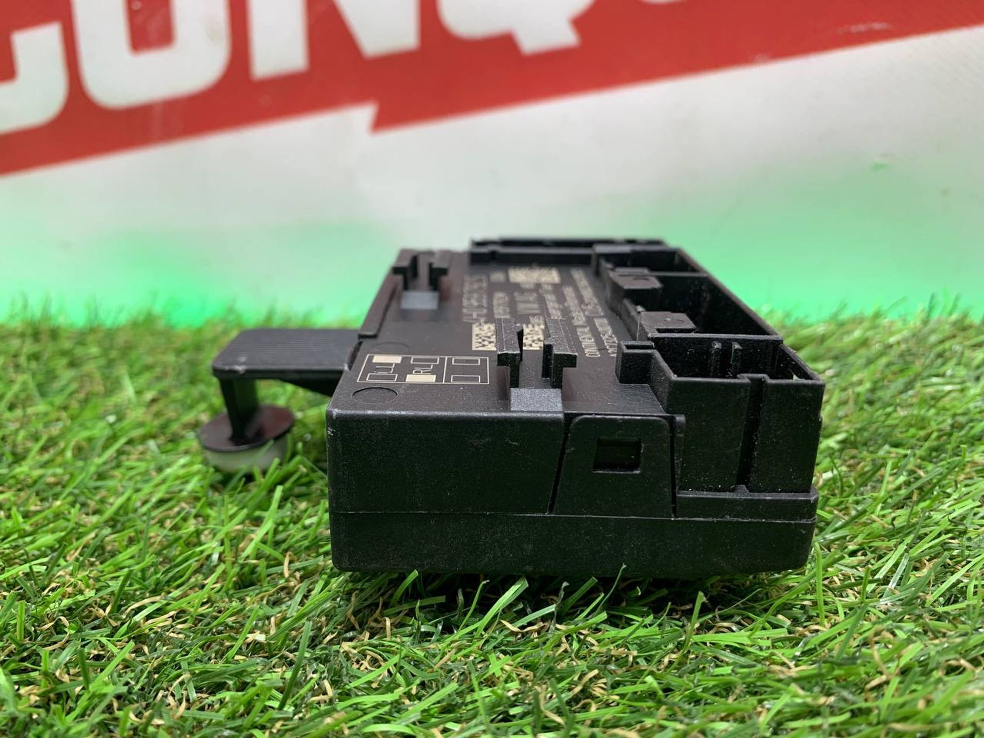 https://ycs.partsauto.market/partsauto-images/thmbs/fe3598d81d96ccd0d48866cd4b8a0dea/c7e82c97bda98036486fb443b44368a1/e19cac5d84077884e98ba3b8f3724736.jpg