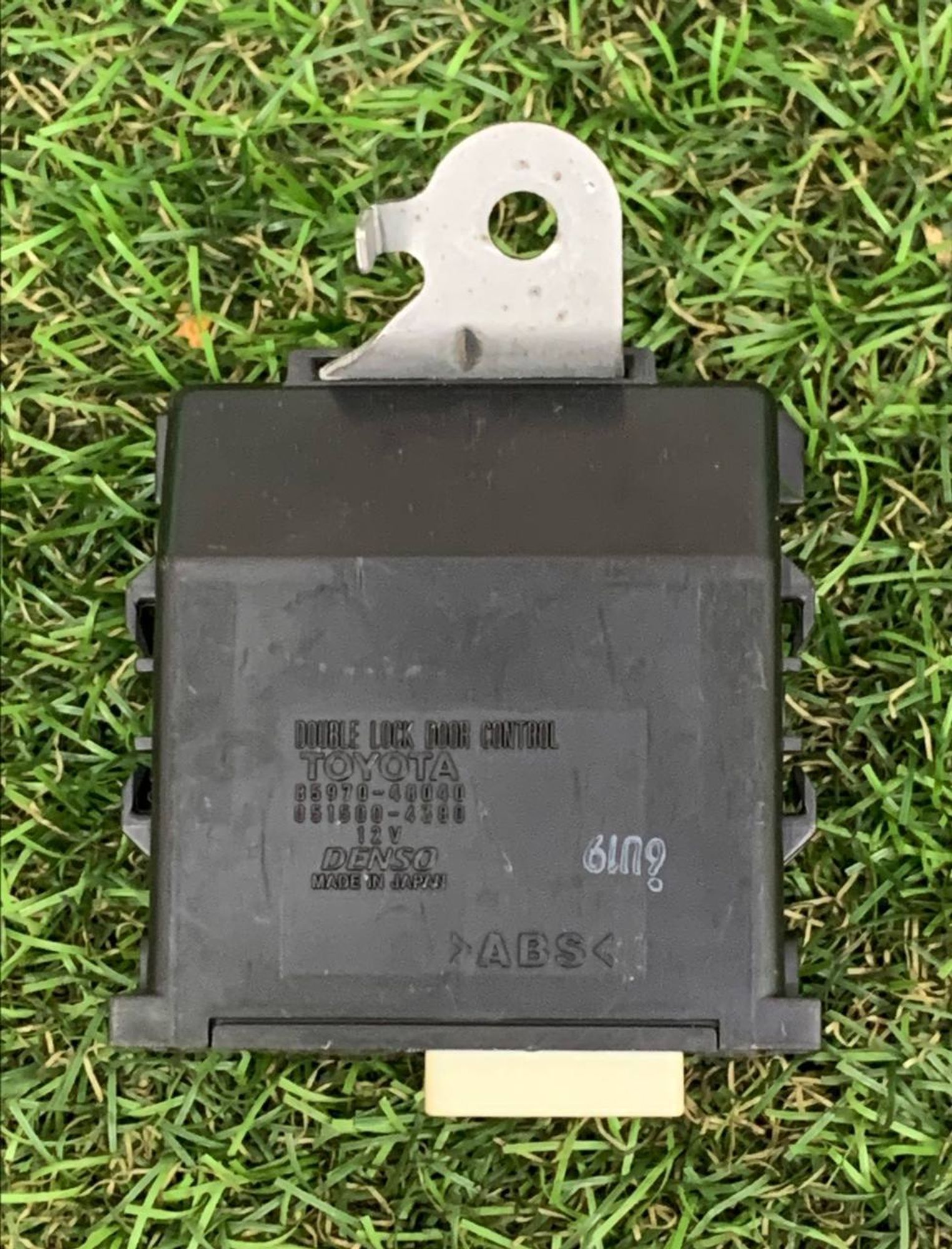 https://ycs.partsauto.market/partsauto-images/thmbs/fe3598d81d96ccd0d48866cd4b8a0dea/e030b1531364ce0630fd6617b443fad4/f081fad55d6fd3e6d3be201babd937bf.jpg