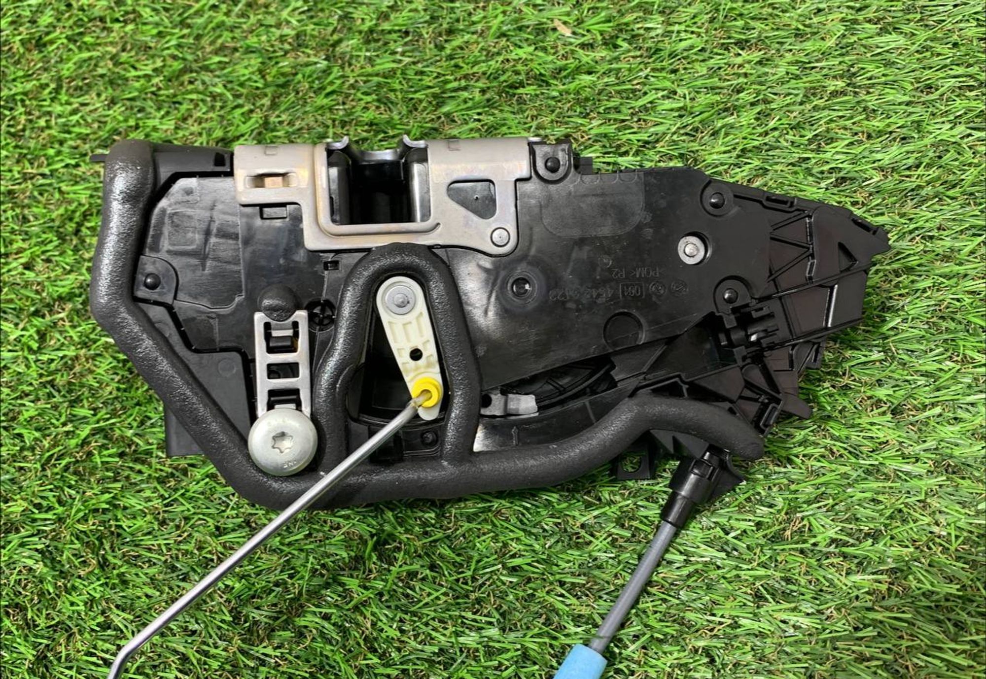 https://ycs.partsauto.market/partsauto-images/thmbs/h353NjtZg3VDP19b5HMt7LlpbQ93/017a2f5a8b01c097995a758b2fc5bc31/cf99f82c3ea687ffafdb5e01070d7880.jpg