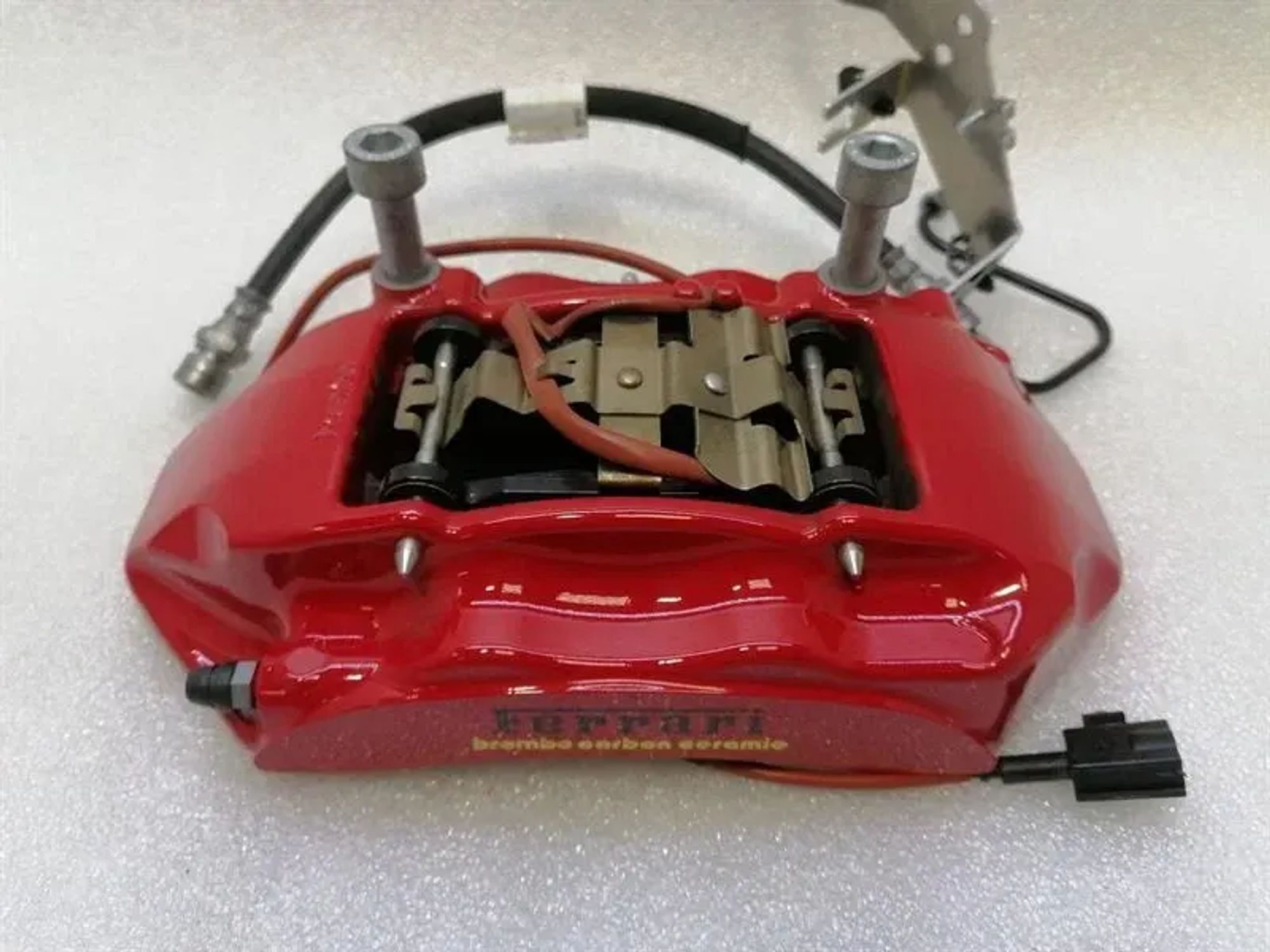 Тормозной суппорт Правый задний Ferrari Purosangue F175, 365000 рублей, Москва