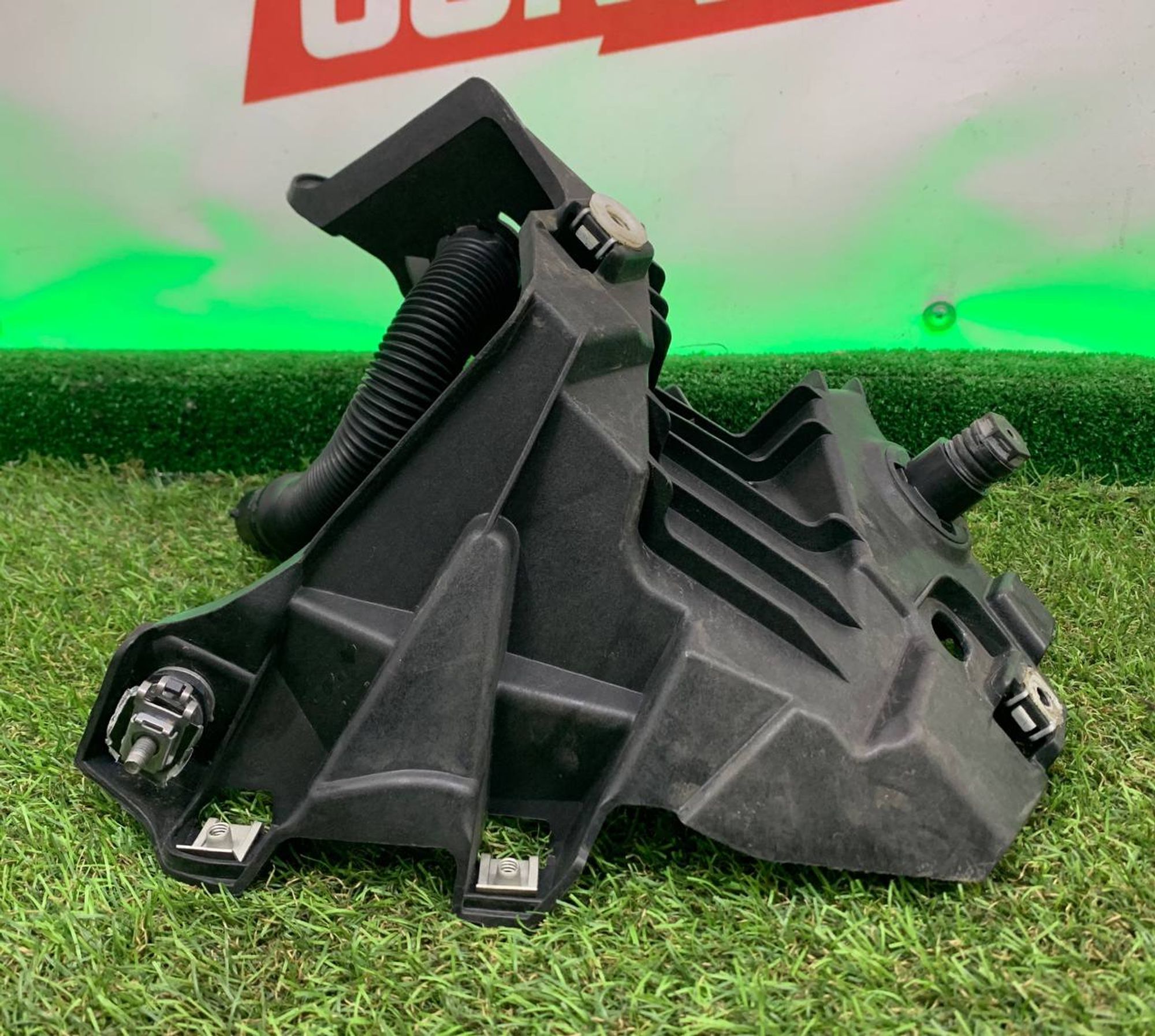 https://ycs.partsauto.market/partsauto-images/thmbs/h353NjtZg3VDP19b5HMt7LlpbQ93/0ae85600ff15ca4fd95c8ba0b7cb78bd/346ace90b7e1474de5404c7bade63c33.jpg