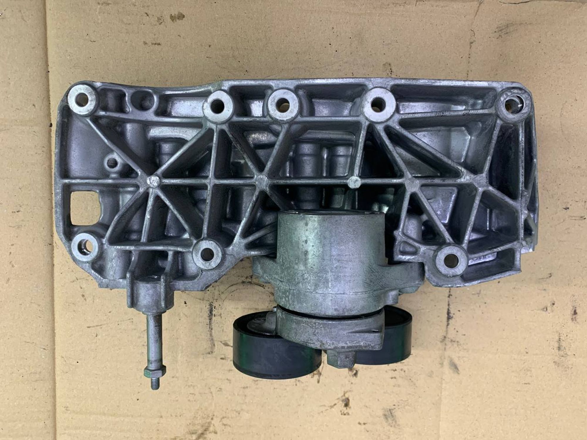 Кронштейн генератора BMW F30 F01 F10 N47 N57, 2000 рублей, Москва