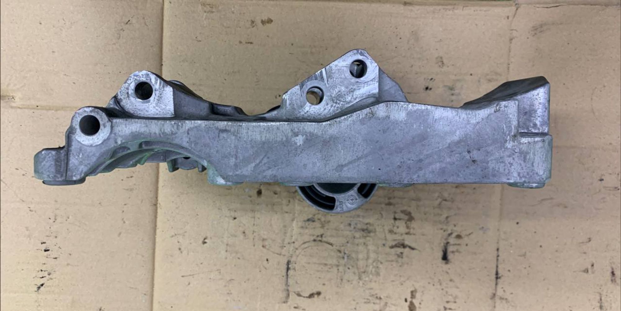 Кронштейн генератора BMW F30 F01 F10 N47 N57, 2000 рублей, Москва