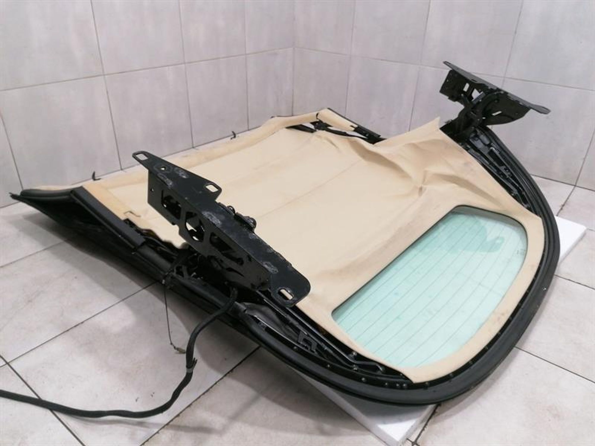 откидной верх Aston Martin DB9 Volante, 1150000 рублей, Москва