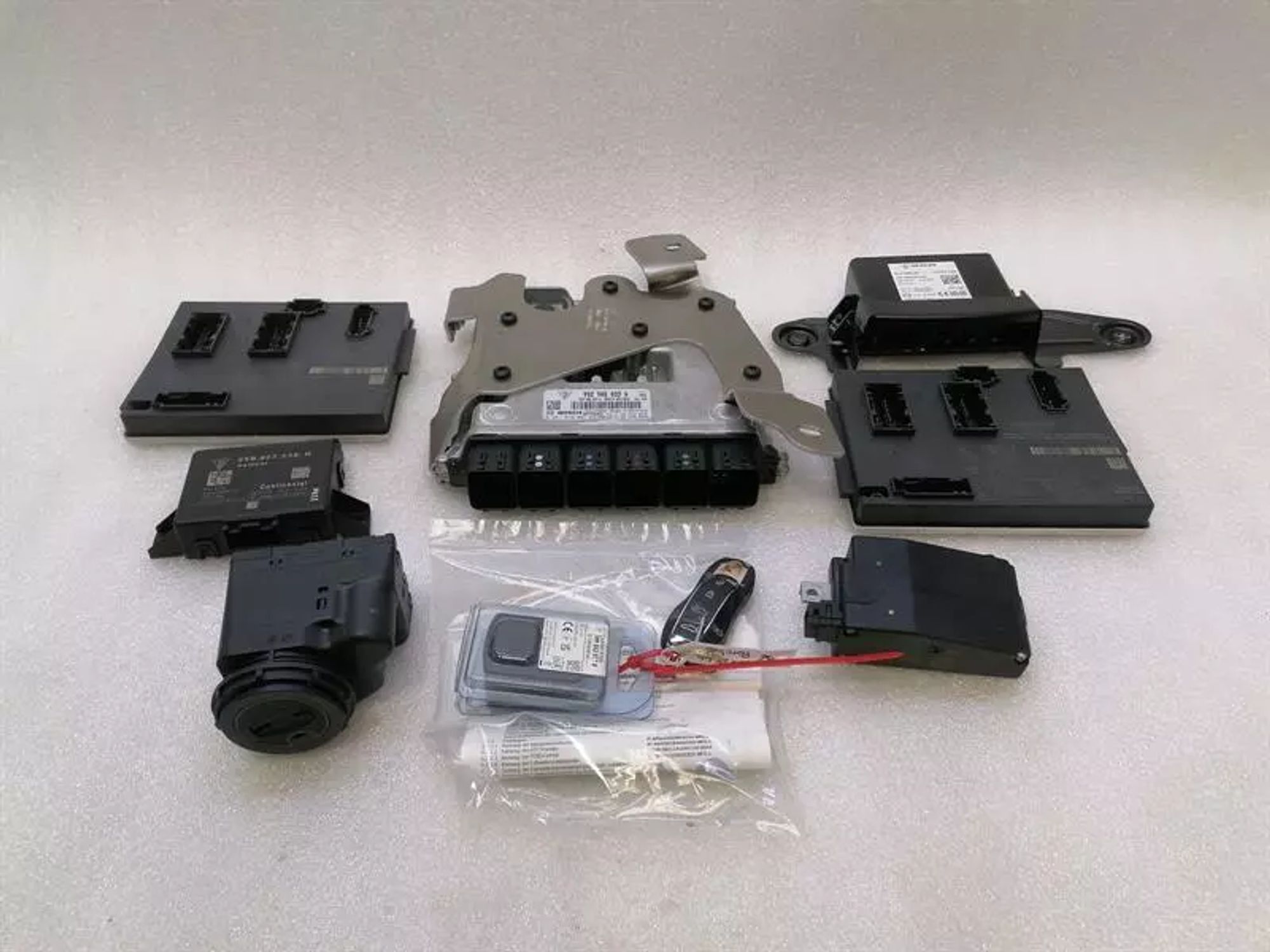 Блок управления двигателем Porsche Boxster GT4RS, 350000 рублей, Москва