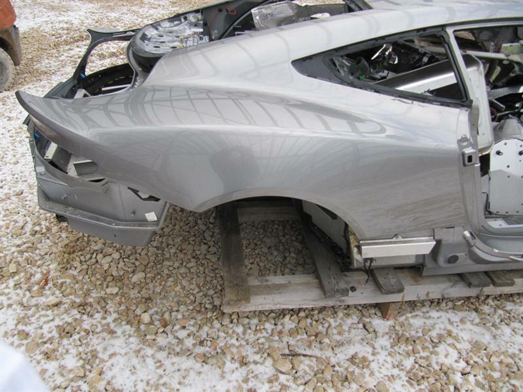 Крыло ASTON MARTIN VANQUISH V12 GD33-C27846-AA, 600000 рублей, Москва