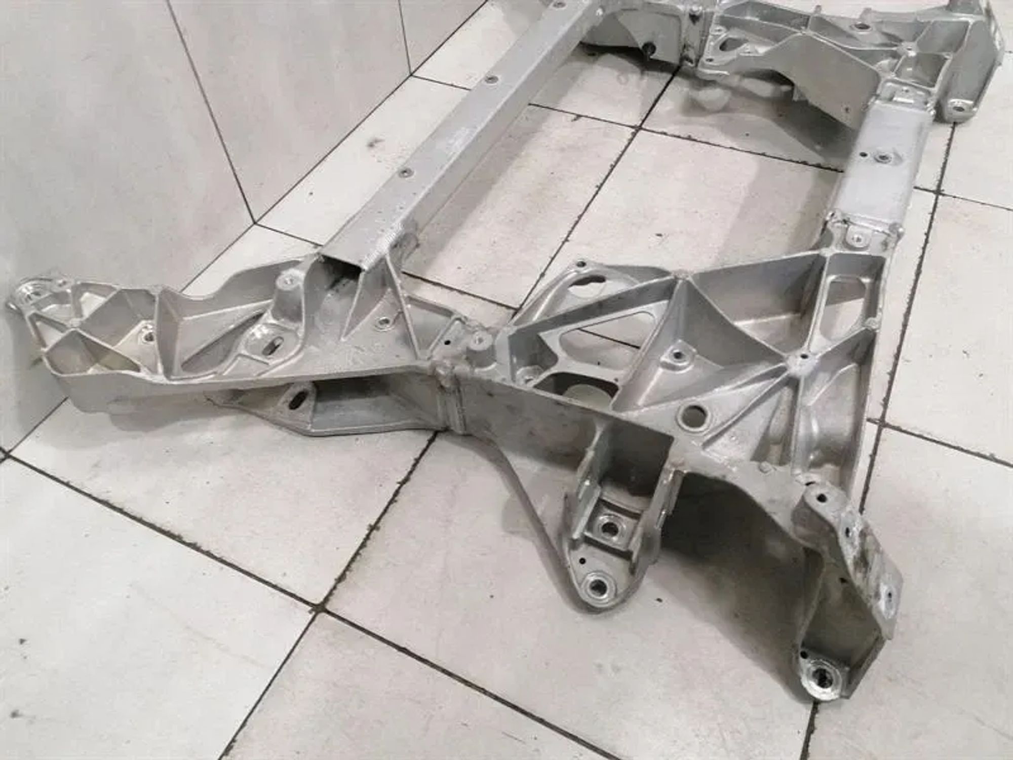 Подрамник передней балки Aston Martin DBS SUPERLEGGERA AM7, 315000 рублей, Москва