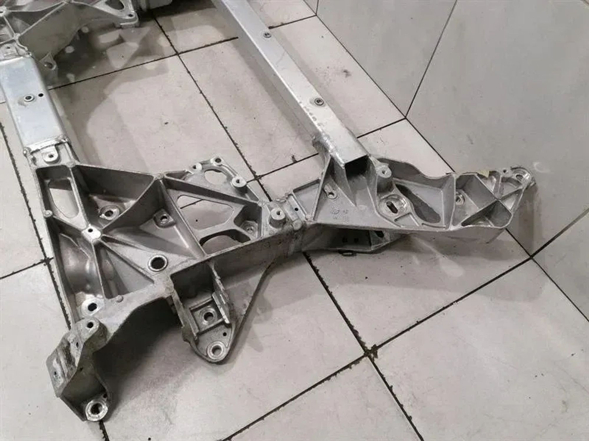 Подрамник передней балки Aston Martin DBS SUPERLEGGERA AM7, 315000 рублей, Москва