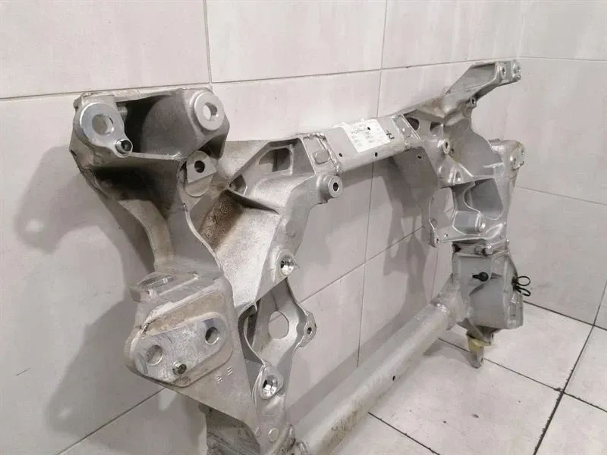 Подрамник передней балки Aston Martin DBS SUPERLEGGERA AM7, 315000 рублей, Москва