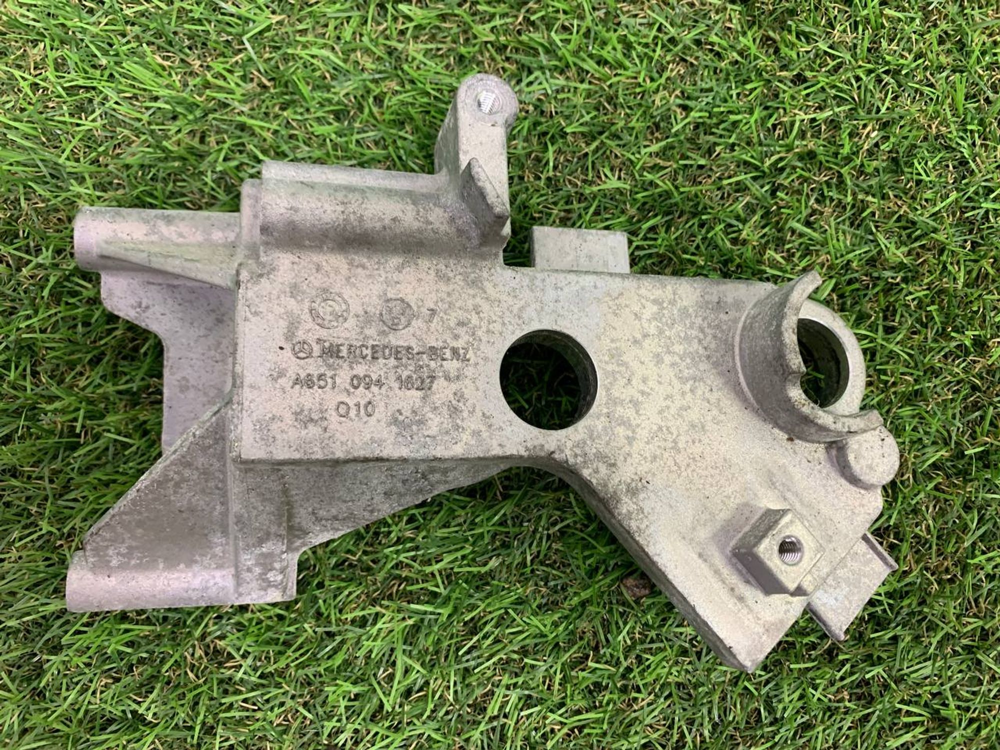 Кронштейн Mercedes C-Class W205, 2000 рублей, Москва