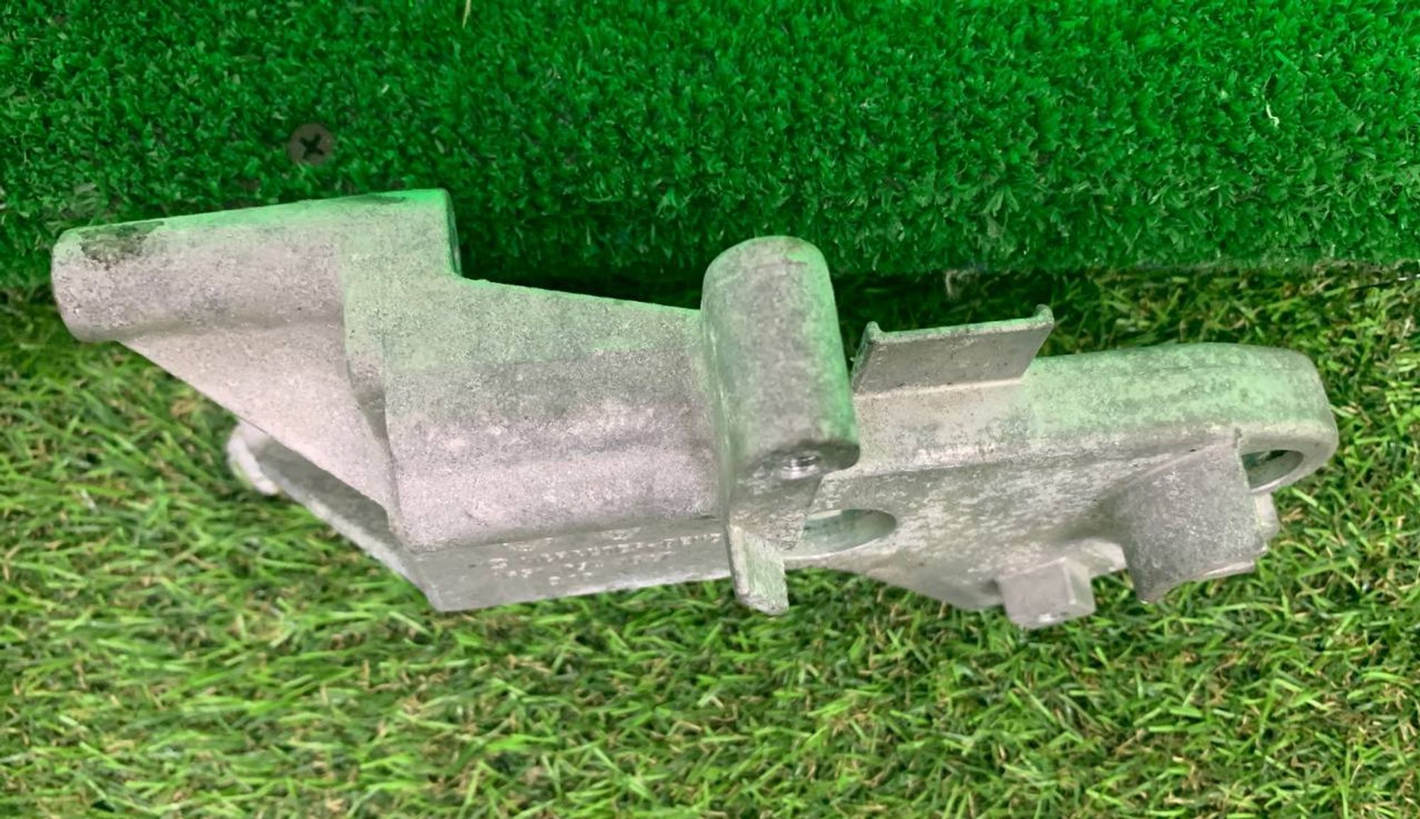 Кронштейн Mercedes C-Class W205, 2000 рублей, Москва