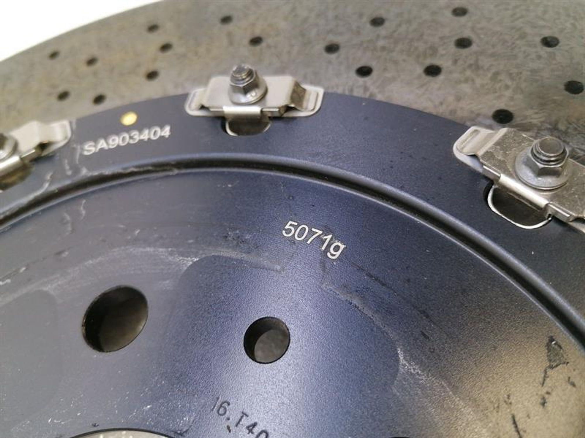 https://ycs.partsauto.market/partsauto-images/thmbs/h353NjtZg3VDP19b5HMt7LlpbQ93/173b7860278fced31e7fabbd237e5e1e/7110190d2dde590daaccd88a87207337.jpg