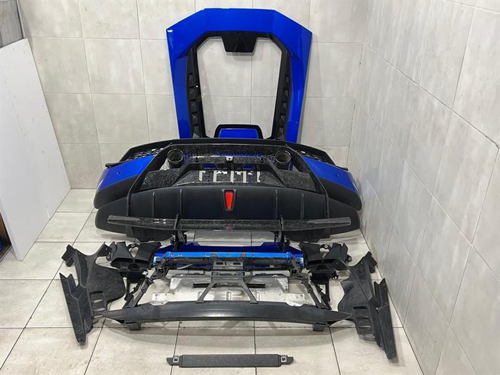 Комплект заднего спойлера Lamborghini Huracan Performante, 3760000 рублей, Москва