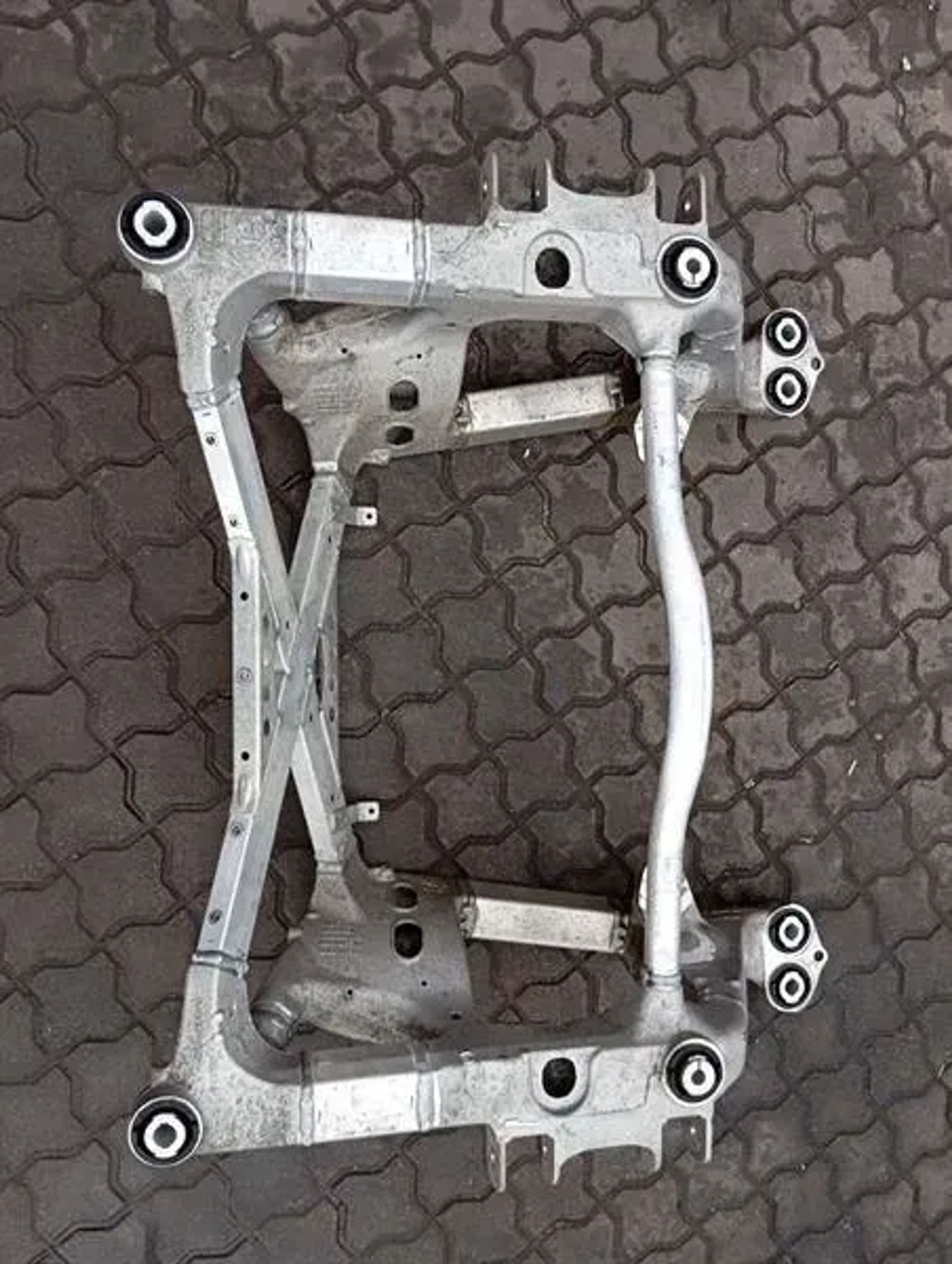 https://ycs.partsauto.market/partsauto-images/thmbs/h353NjtZg3VDP19b5HMt7LlpbQ93/1c35568a06de98f4cdb54ea4b5773a58/3ae23749b51363d8abef4ff67361aebe.jpg