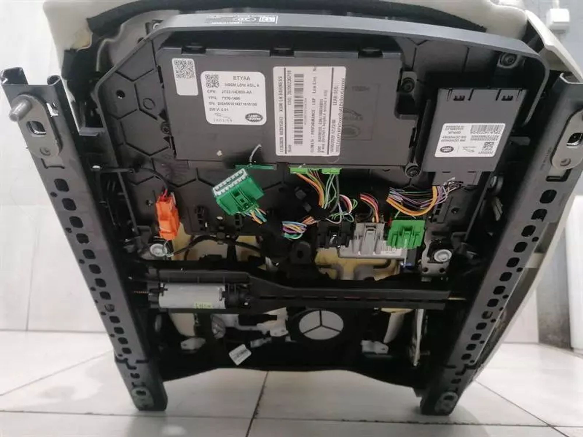 КОВШЕОБРАЗНЫЕ СИДЕНЬЯ JAGUAR i-PACE X590 EV400, 445000 рублей, Москва