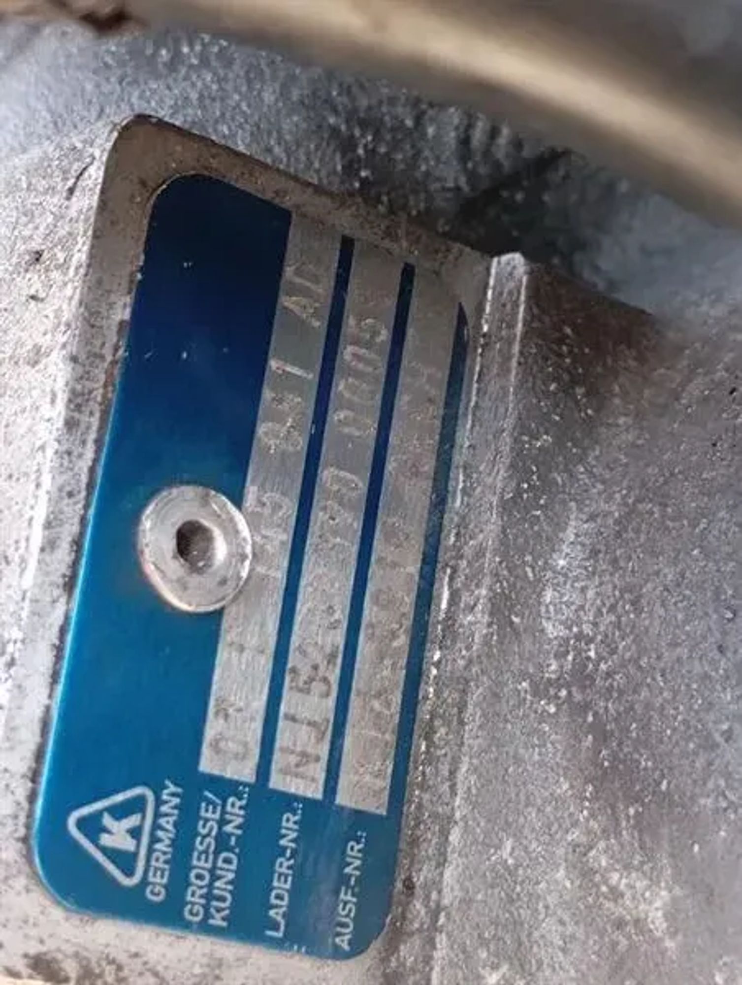 https://ycs.partsauto.market/partsauto-images/thmbs/h353NjtZg3VDP19b5HMt7LlpbQ93/21166b15772839f30b52757a35dca462/ed61f2d10400d398a1211e7439ae2187.jpg