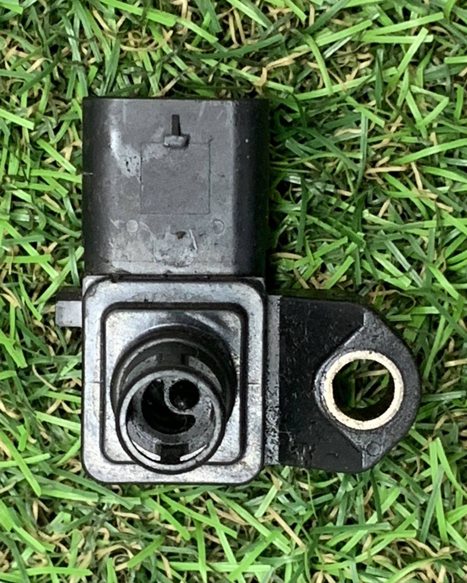 https://ycs.partsauto.market/partsauto-images/thmbs/h353NjtZg3VDP19b5HMt7LlpbQ93/24419a5d16dbdf9cfe868097c97f4440/688903dc41f8dbeeea1b579d49c4ddc3.jpg