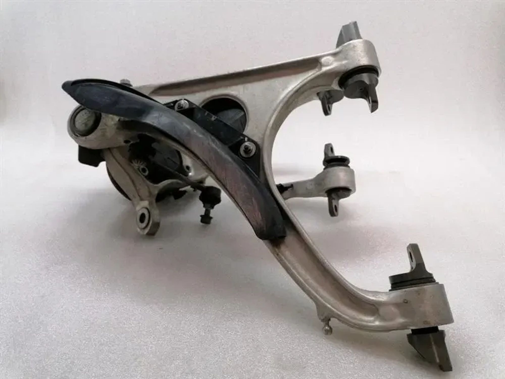 Поворотный кулак передний левый McLaren 600LT 13BA351RP, 380000 рублей, Москва