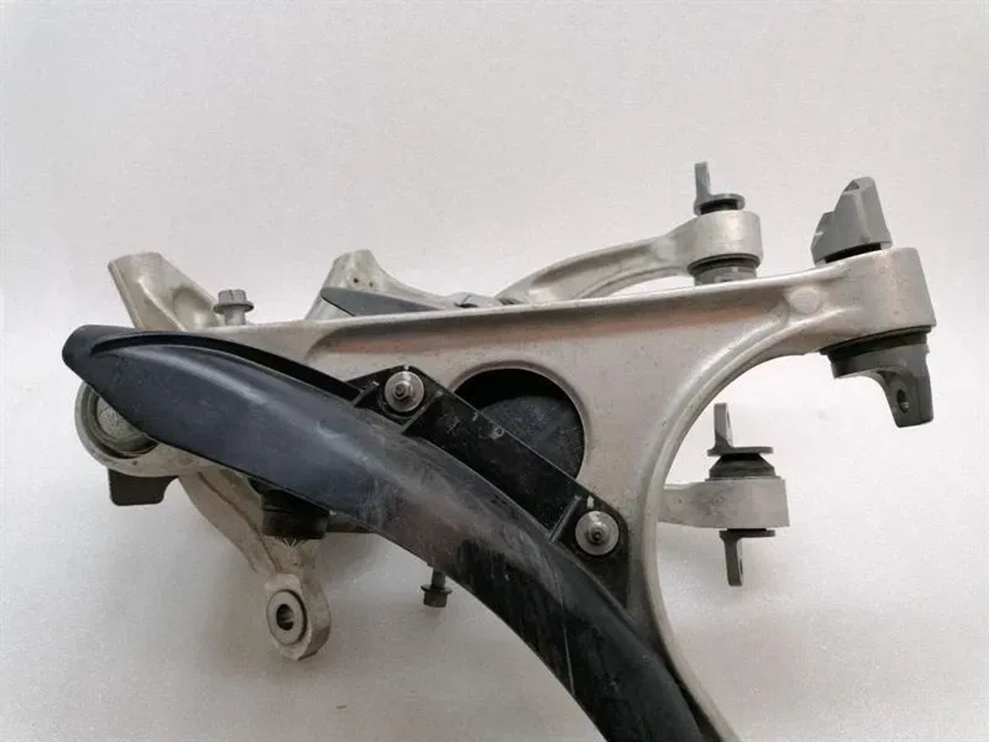 Поворотный кулак передний левый McLaren 600LT 13BA351RP, 380000 рублей, Москва