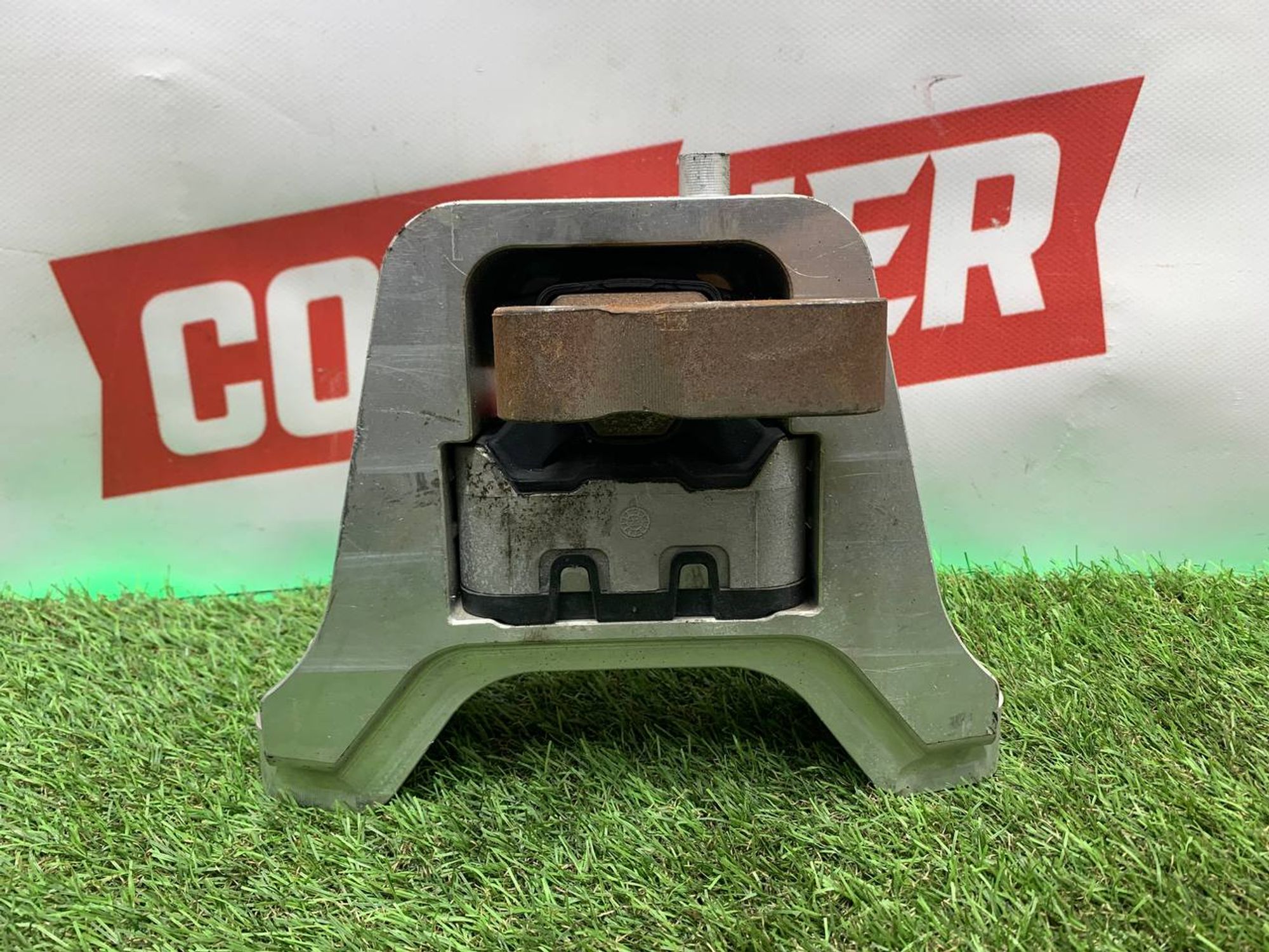 https://ycs.partsauto.market/partsauto-images/thmbs/h353NjtZg3VDP19b5HMt7LlpbQ93/27ccc242cfa105ec1846a1de8f1603e9/cb4fb77c702dbfa1d83d384d88cec1c0.jpg