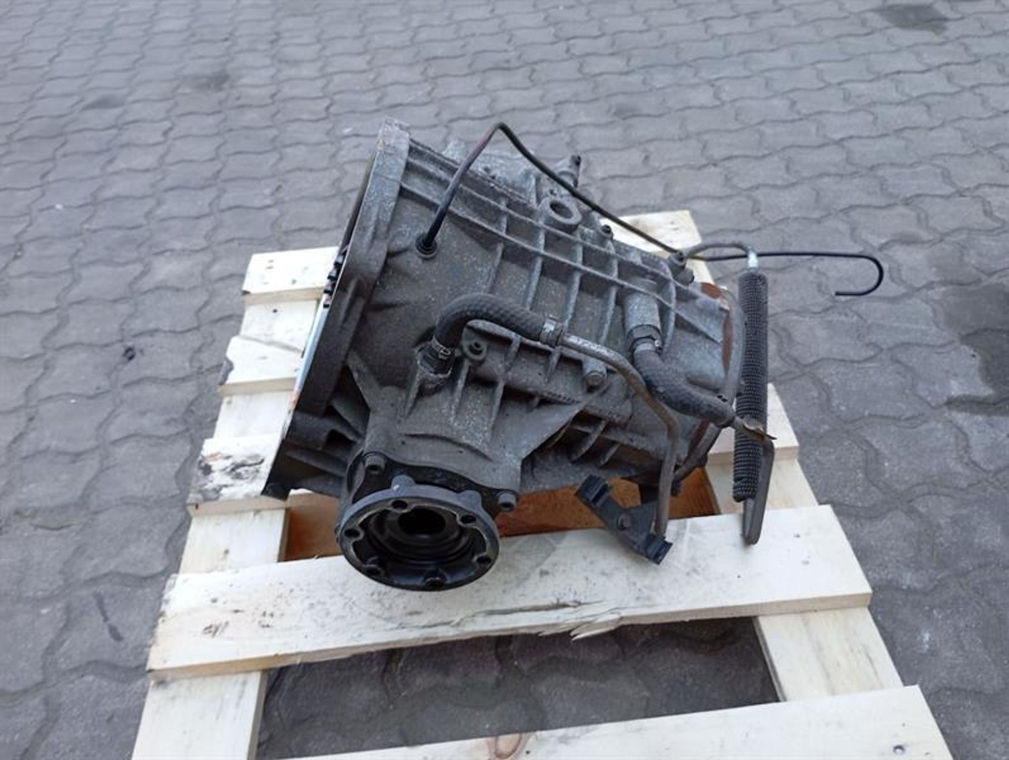 Задний дифференциал Aston Martin DB9 COUPE 4G43-4200-AA, 400000 рублей, Москва