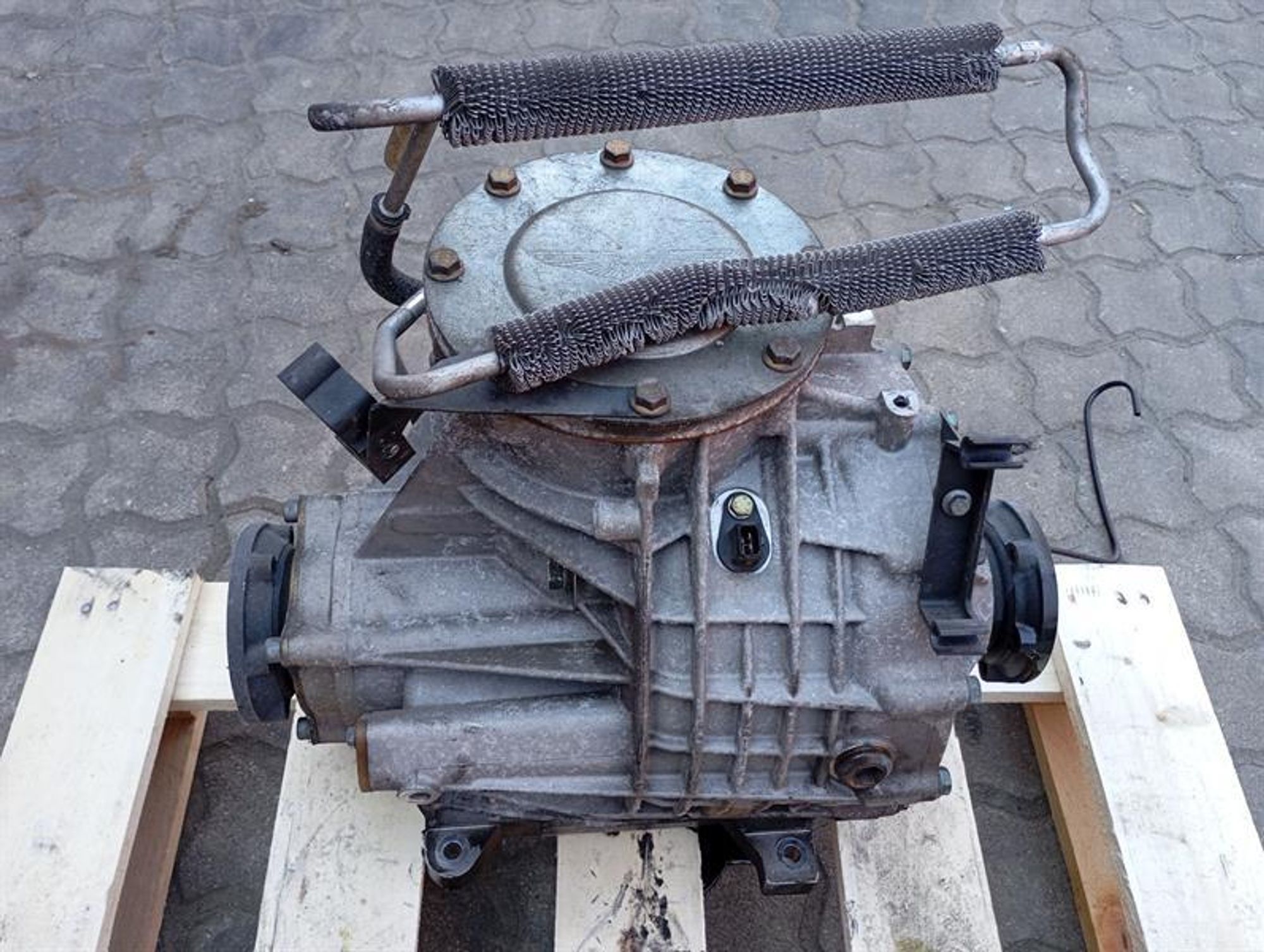 Задний дифференциал Aston Martin DB9 COUPE 4G43-4200-AA, 400000 рублей, Москва