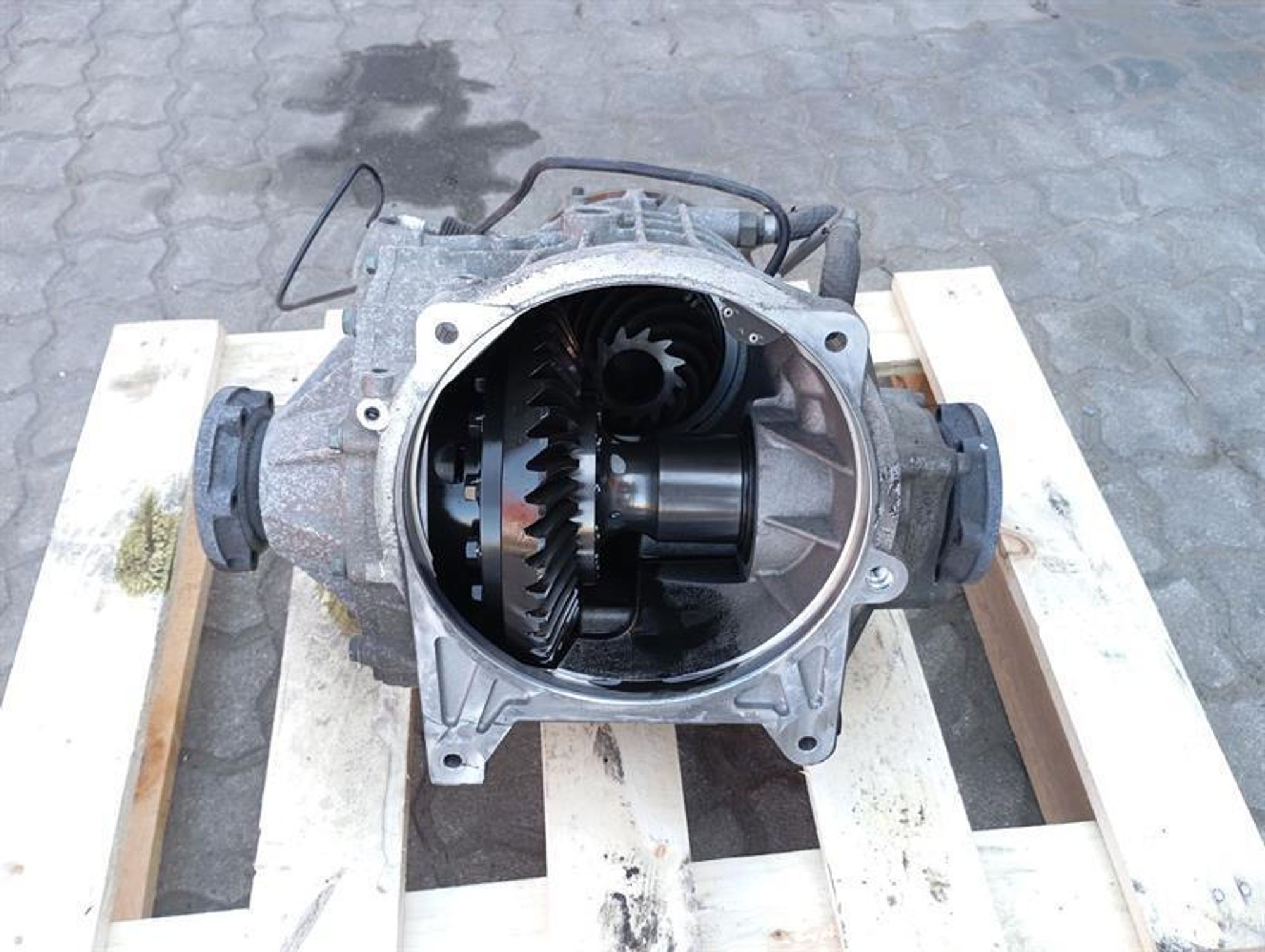 Задний дифференциал Aston Martin DB9 COUPE 4G43-4200-AA, 400000 рублей, Москва