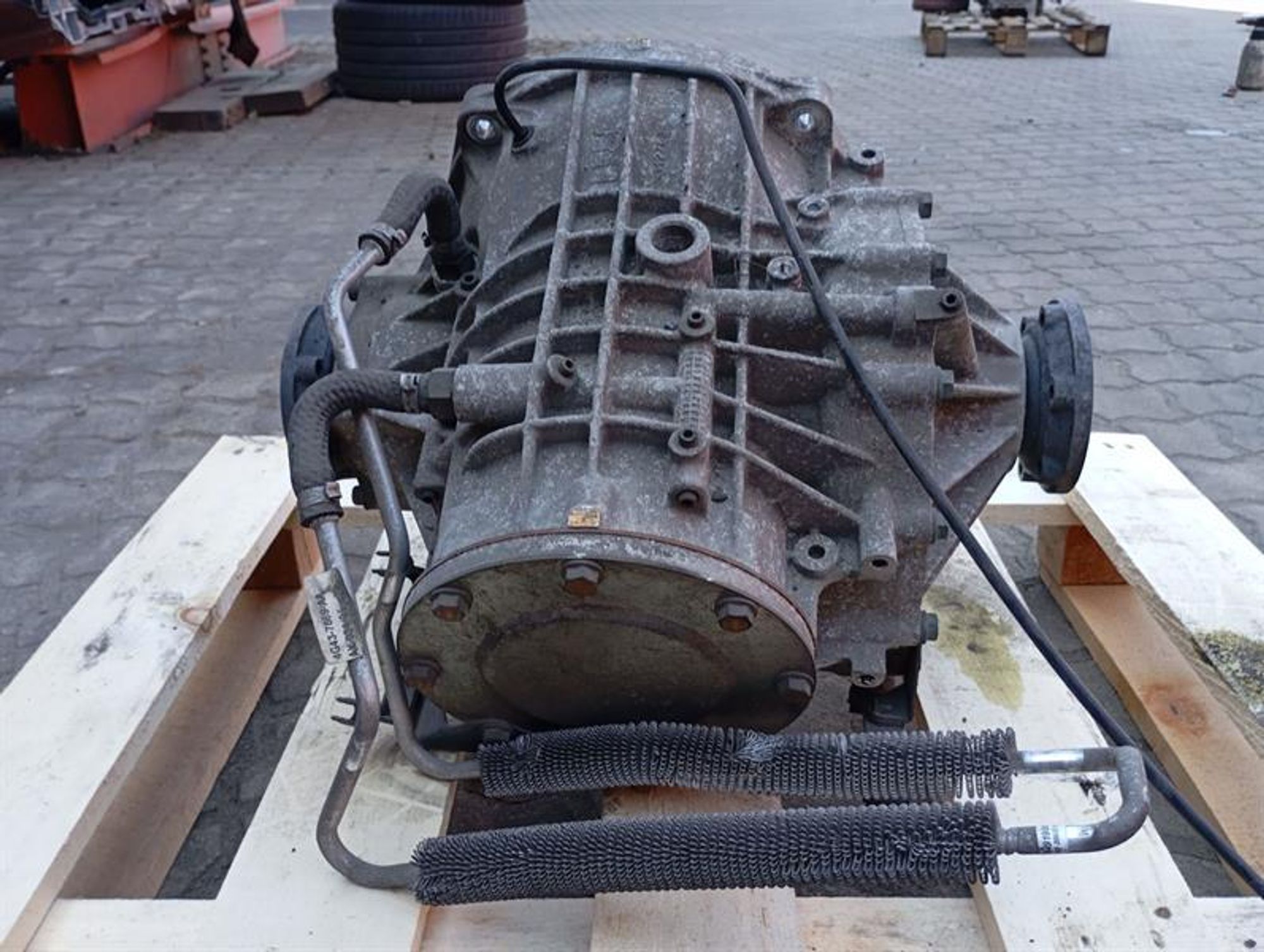 Задний дифференциал Aston Martin DB9 COUPE 4G43-4200-AA, 400000 рублей, Москва