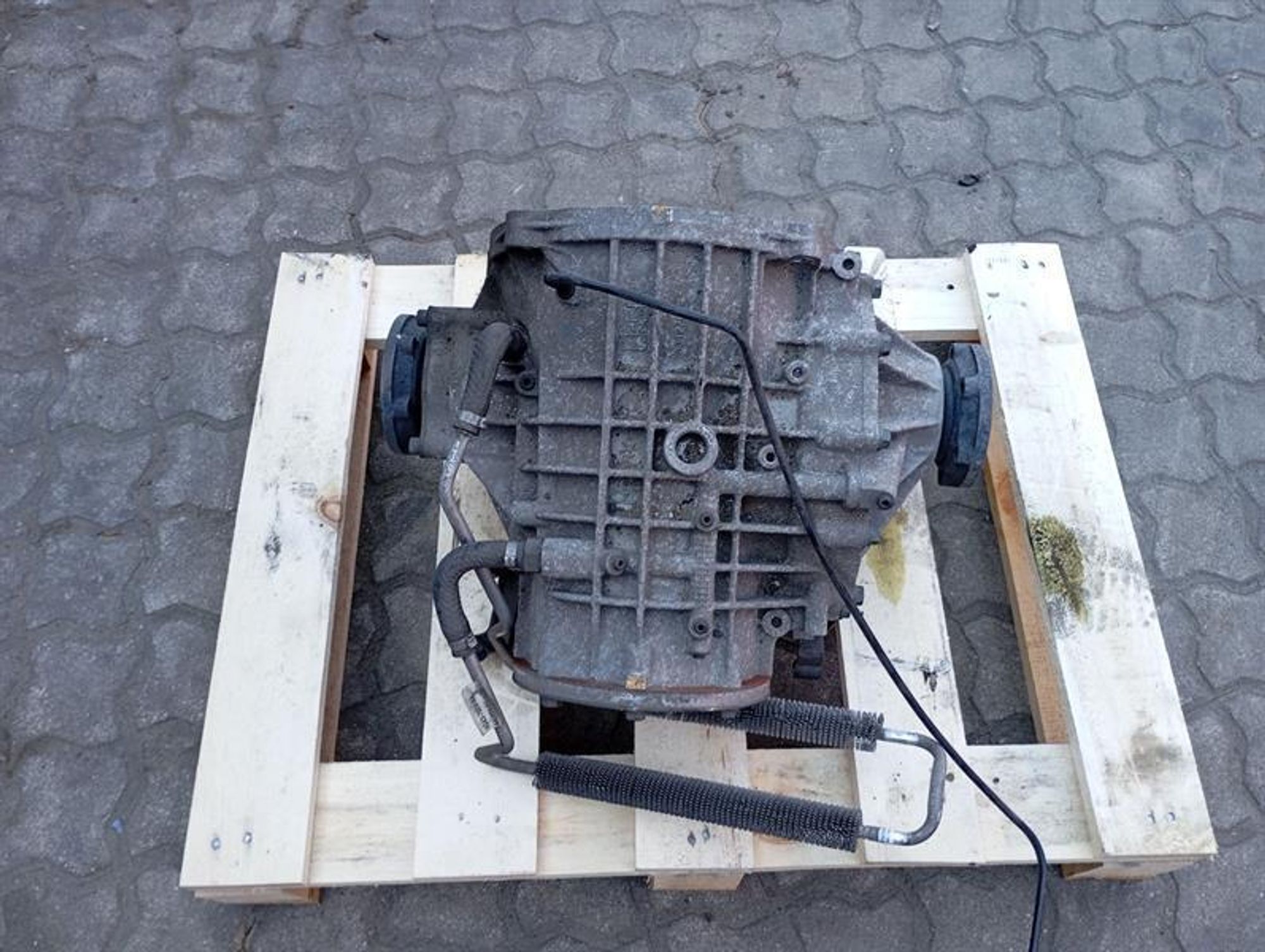 Задний дифференциал Aston Martin DB9 COUPE 4G43-4200-AA, 400000 рублей, Москва