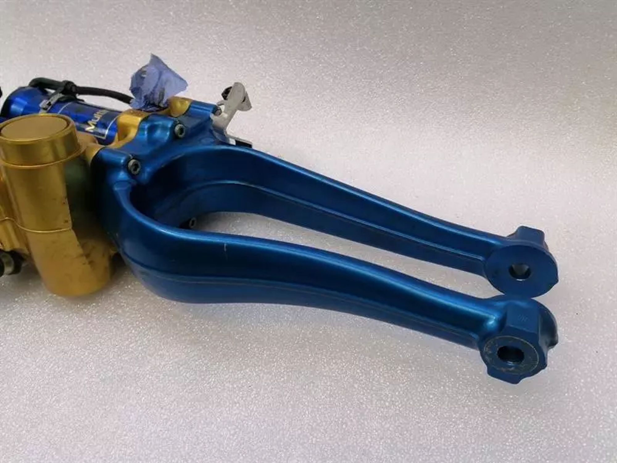 Передний амортизатор Ferrari Purosangue F175, 1250000 рублей, Москва