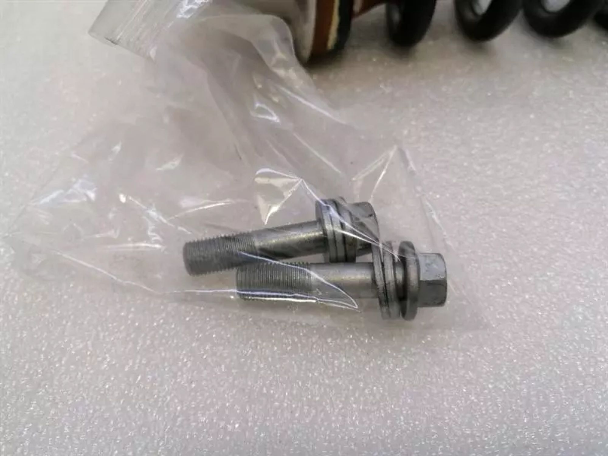 Передний амортизатор Ferrari Purosangue F175, 1250000 рублей, Москва