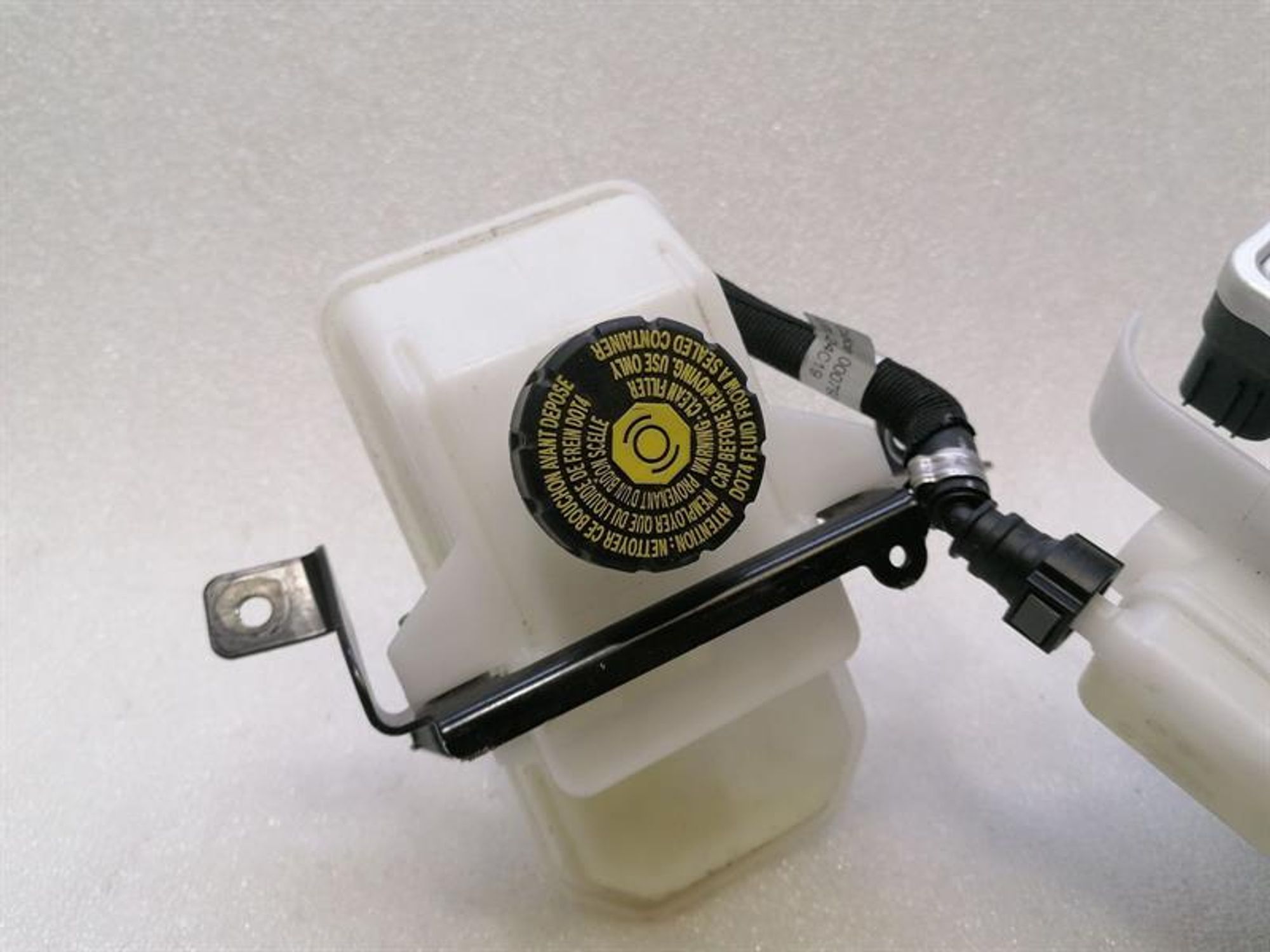 Блок IPB усилителя тормозов Ferrari Purosangue F175, 400000 рублей, Москва