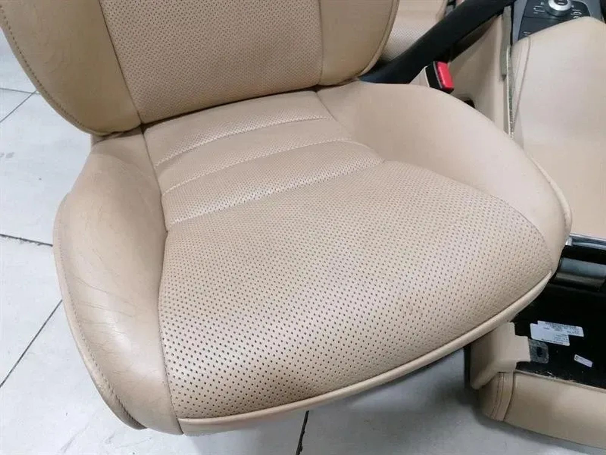 Салон Aston Martin Rapide seat с вентиляцией, 550000 рублей, Москва