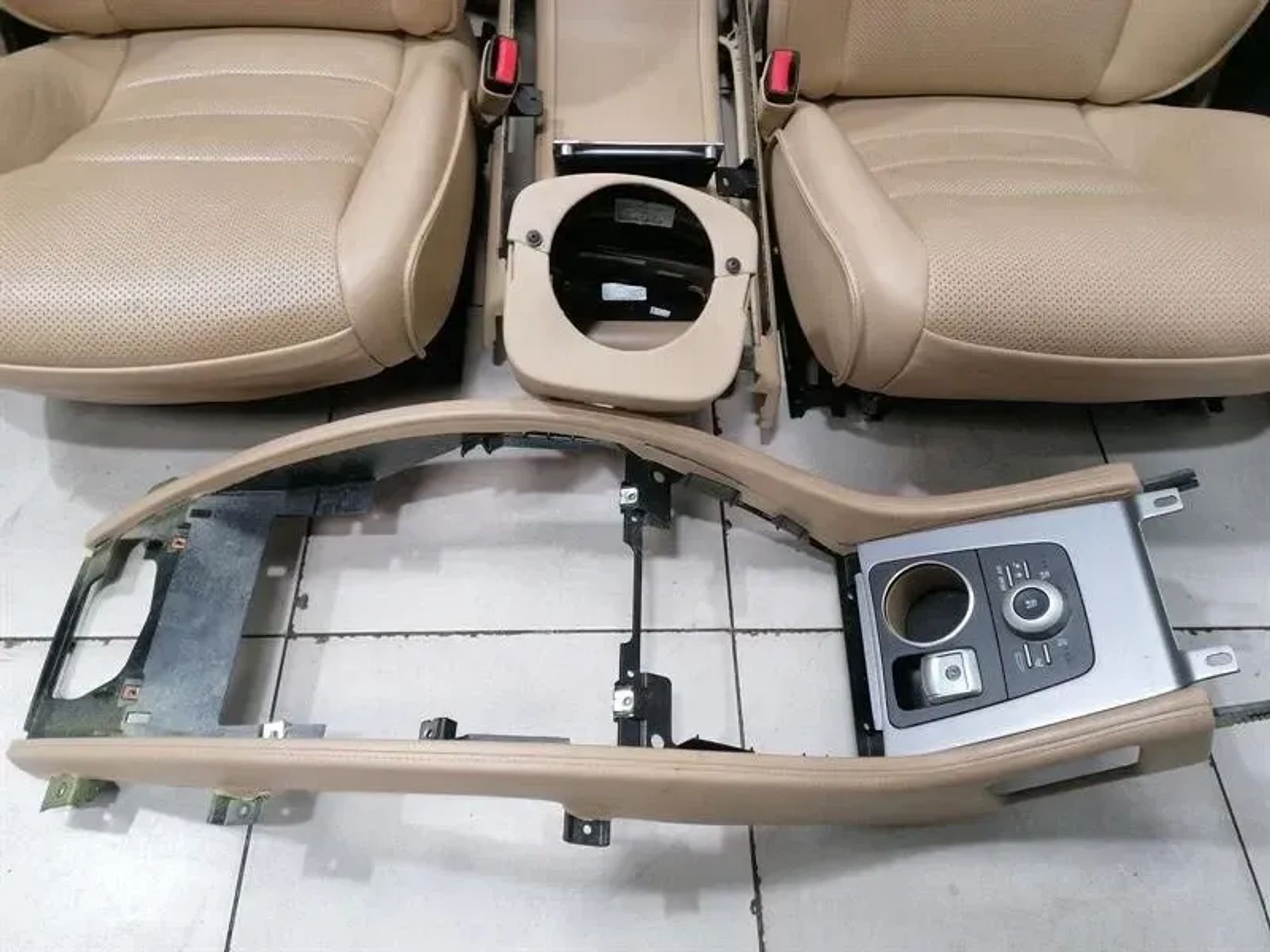 Салон Aston Martin Rapide seat с вентиляцией, 550000 рублей, Москва