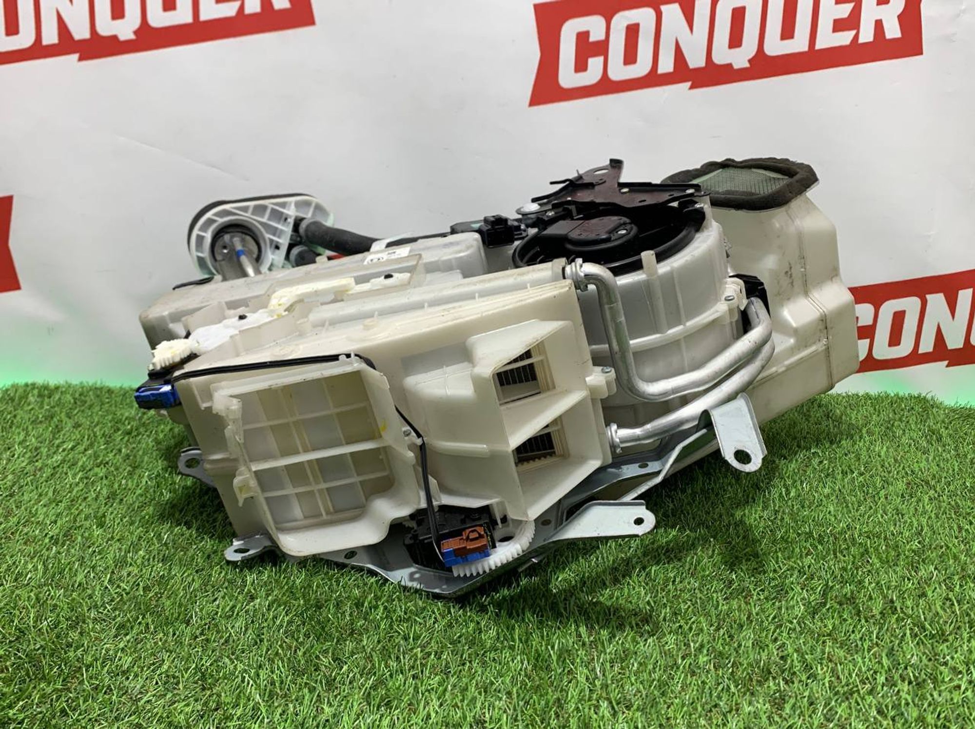 https://ycs.partsauto.market/partsauto-images/thmbs/h353NjtZg3VDP19b5HMt7LlpbQ93/2ecc1c2401395831264835e3e8fdfb1b/04399272f5544cda569f39eeef380e36.jpg