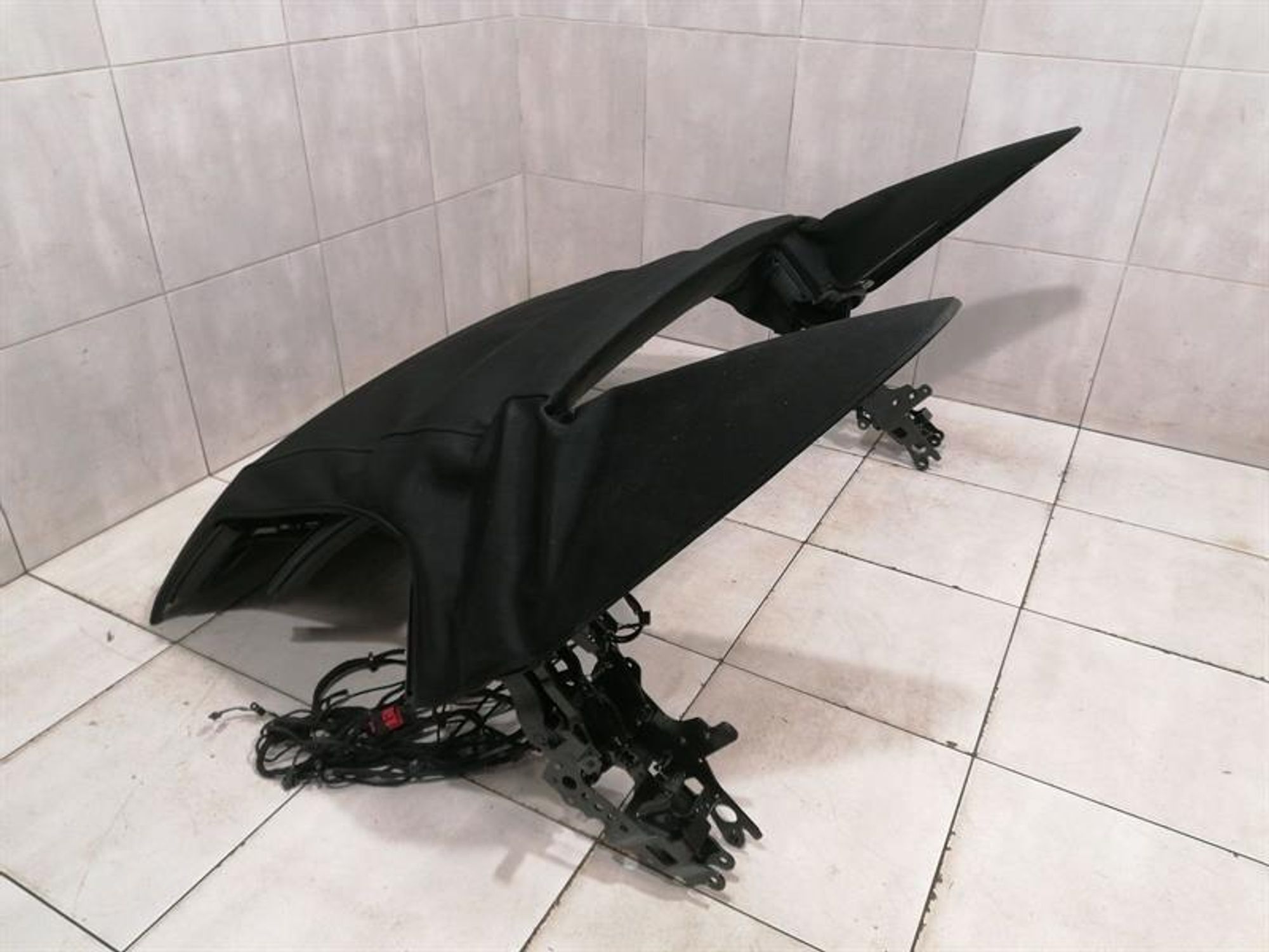 ОТКИДНОЙ ВЕРХ В КОМПЛЕКТЕ AUDI R8 TYPE 42 V10 5.2 SPYDER, 350000 рублей, Москва