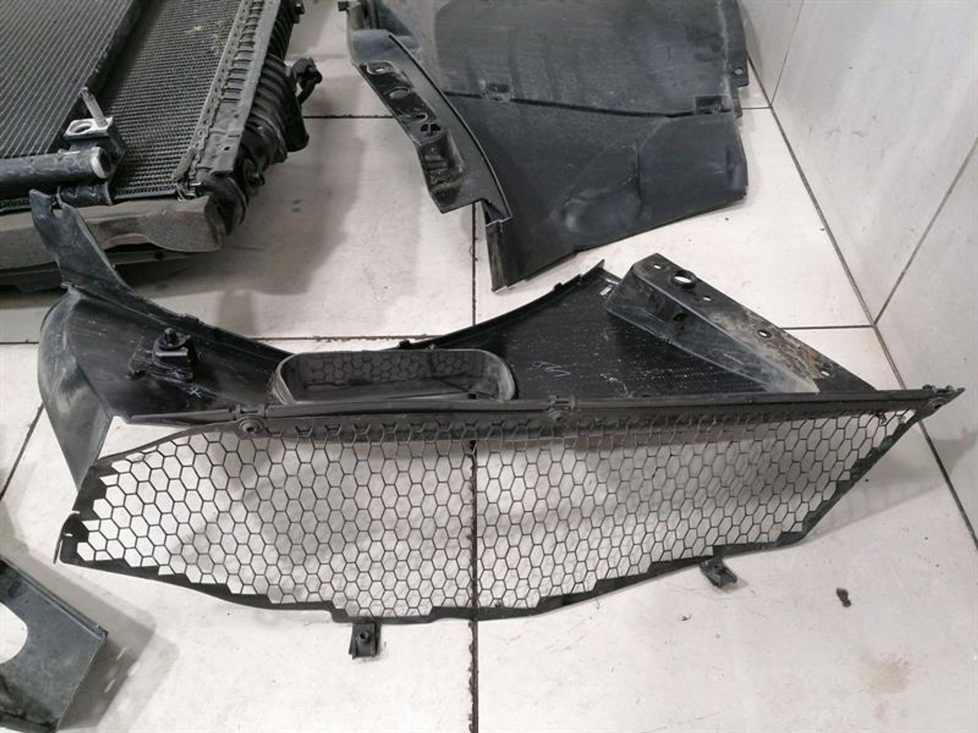 Комплект радиаторов левый McLaren 570S Spider 11L0359CP, 380000 рублей, Москва