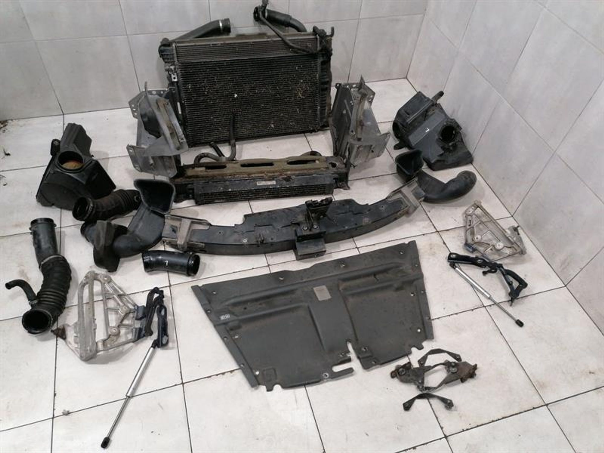 Ноускат Aston Martin Rapide 10-14, 1630000 рублей, Москва