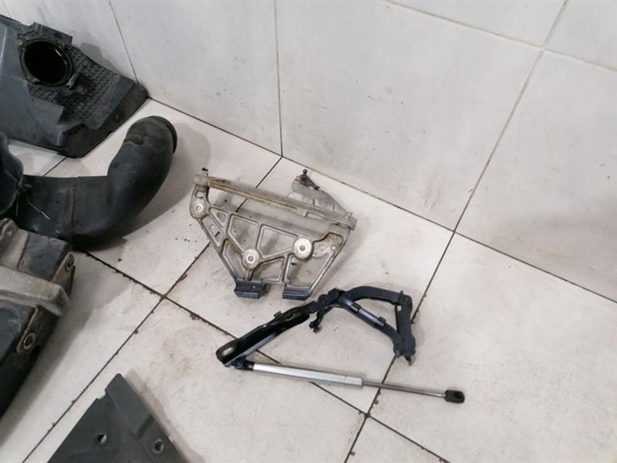 Ноускат Aston Martin Rapide 10-14, 1630000 рублей, Москва