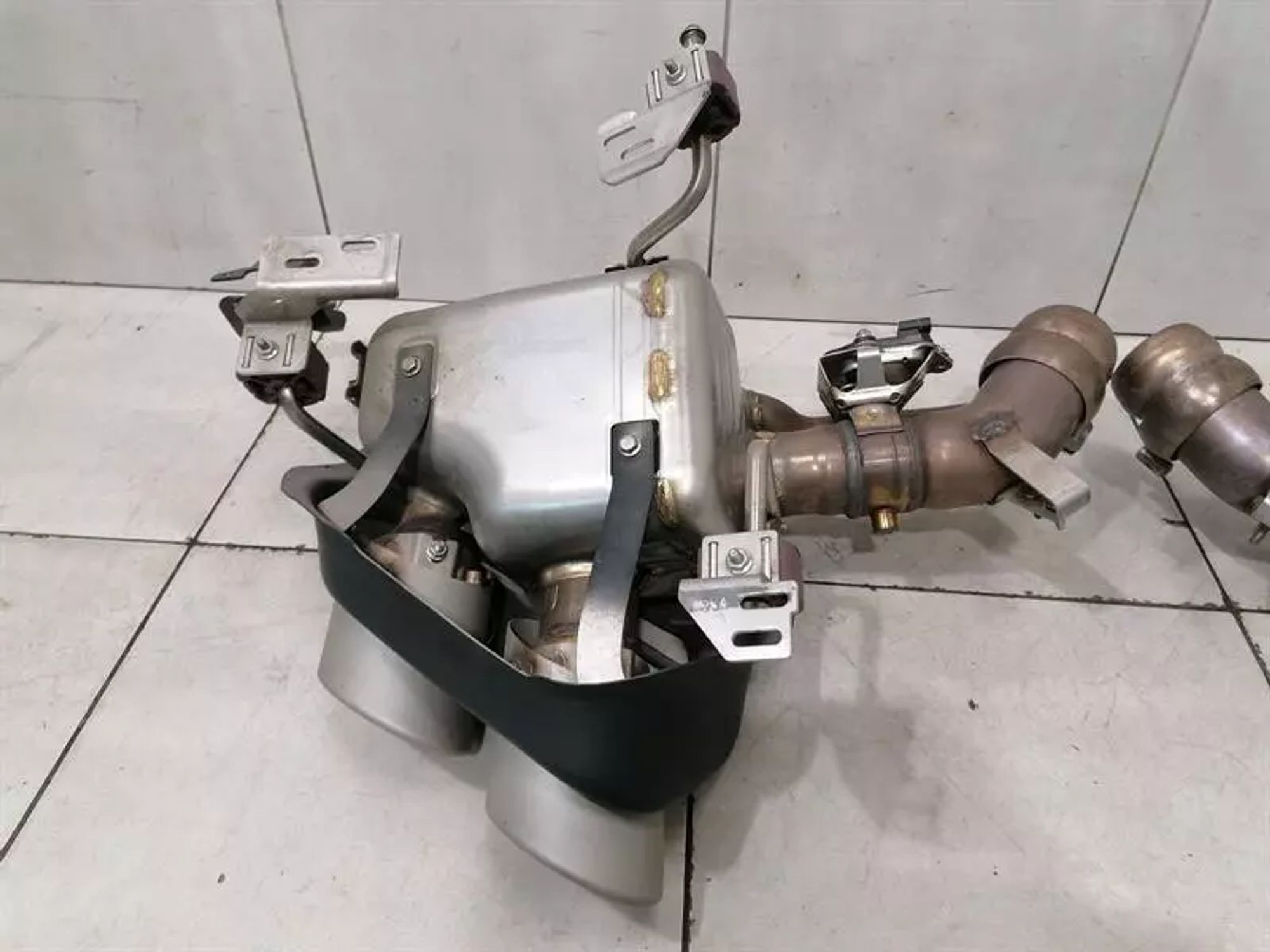 Глушитель выхлопа Ferrari Purosangue F175 Титановый, 930000 рублей, Москва