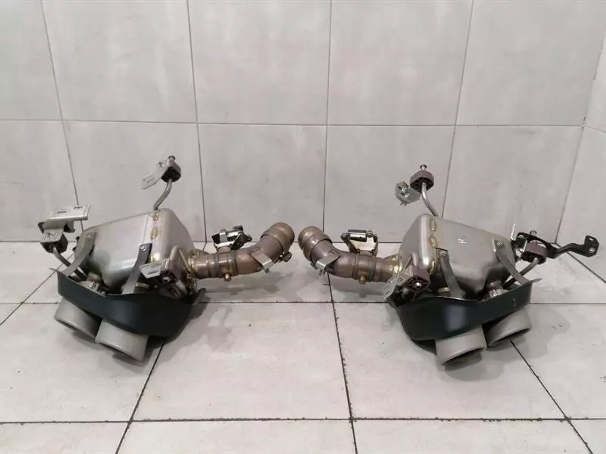 Глушитель выхлопа Ferrari Purosangue F175 Титановый, 930000 рублей, Москва