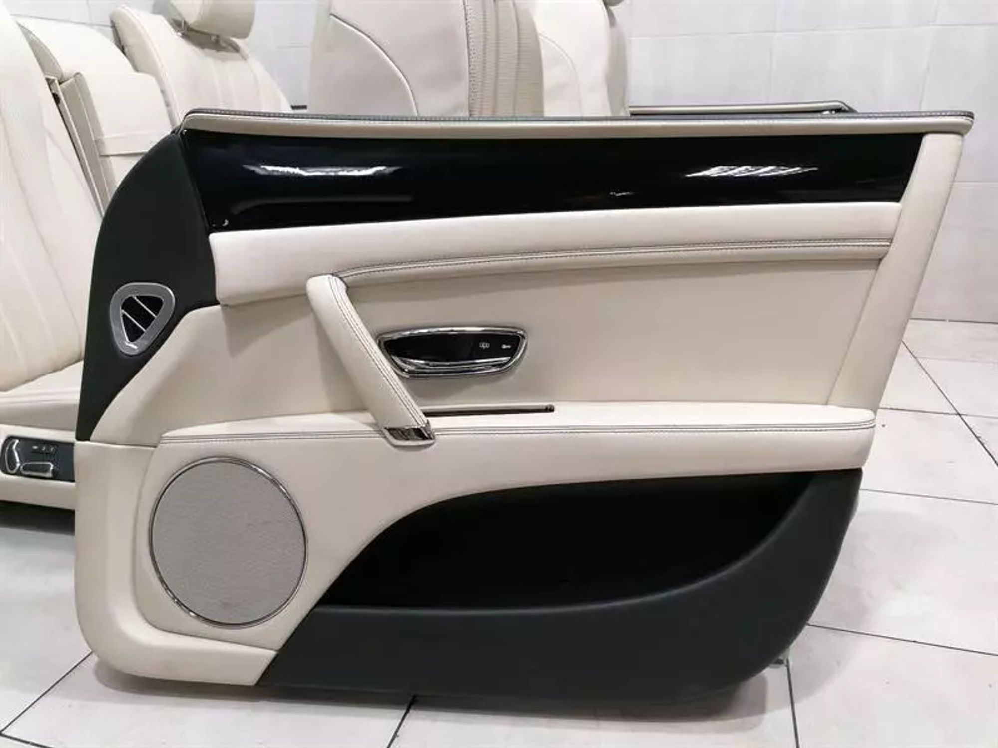 Комплект сидений BENTLEY FLYING TRACK MK2 13-19 вентиляция массаж, 640000 рублей, Москва