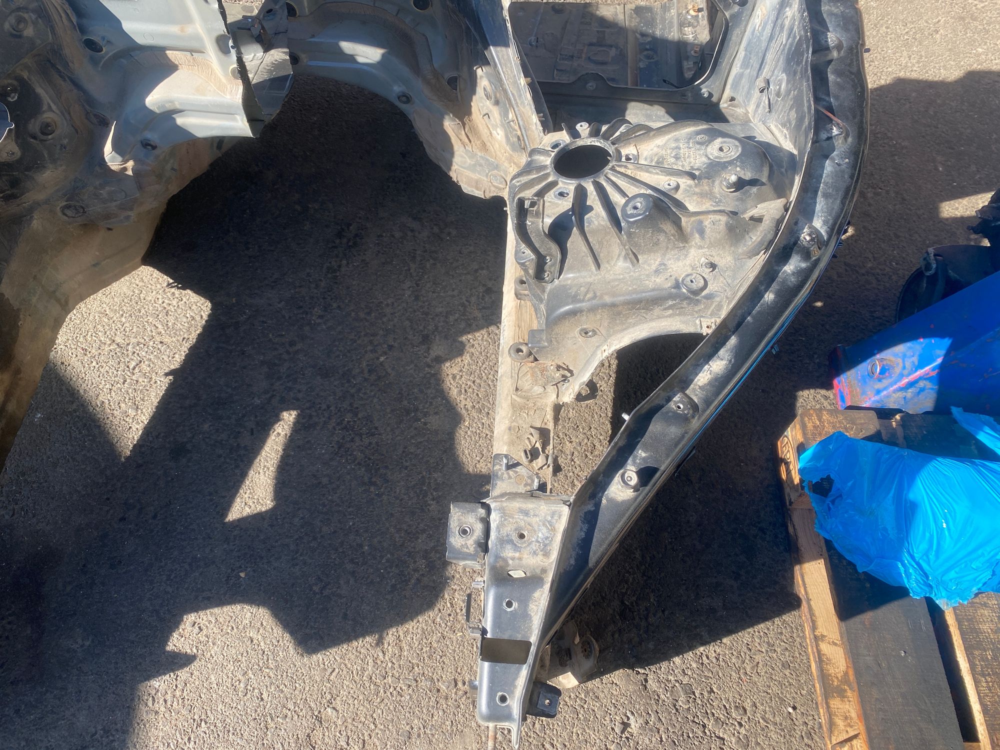 https://ycs.partsauto.market/partsauto-images/thmbs/h353NjtZg3VDP19b5HMt7LlpbQ93/3f550e1b61148f834cbb712645d9a17b/d318a579c2800e0aa084b33e074f89d7.jpg