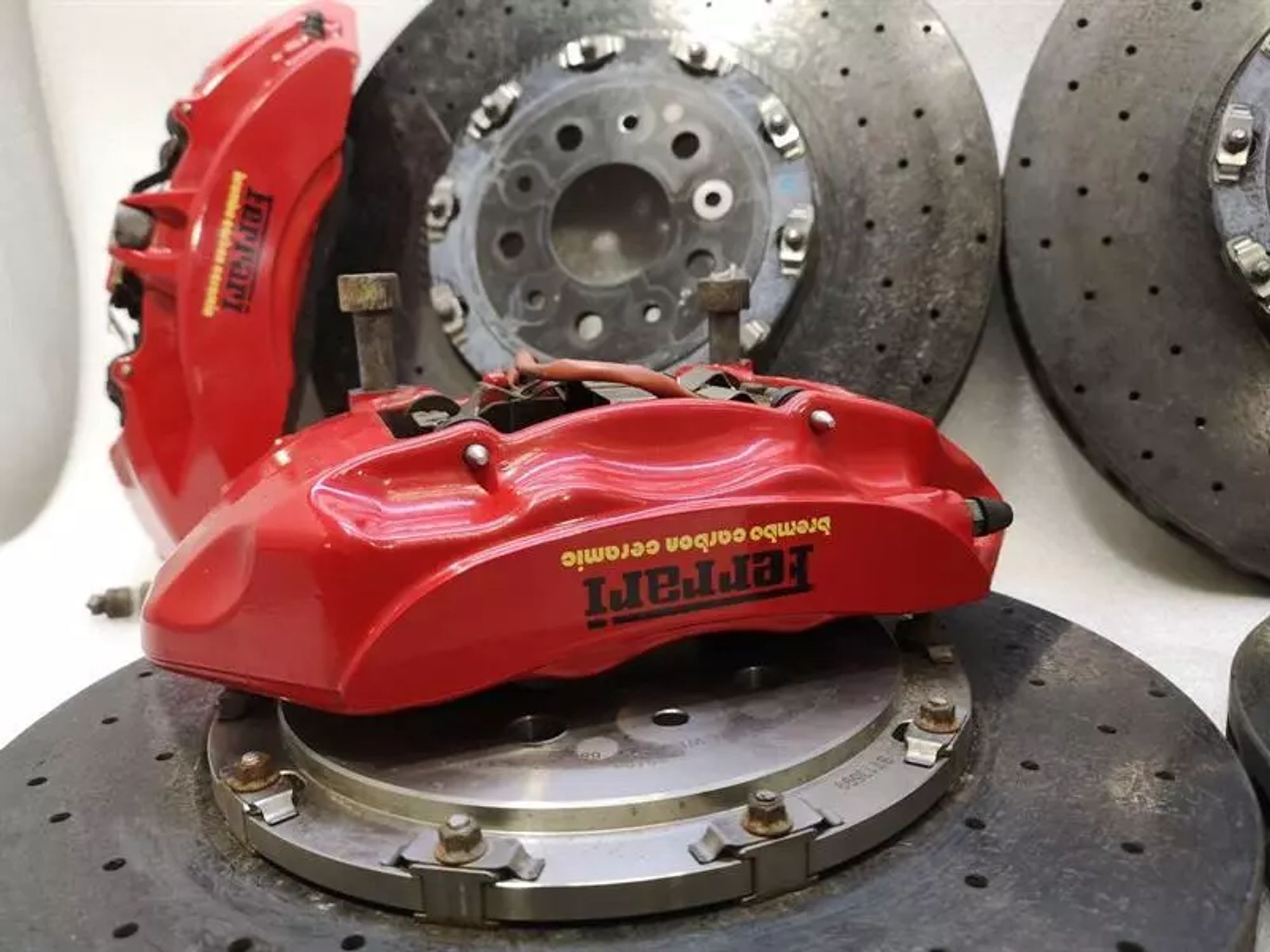 Тормозная система Ferrari FF F151 CARBON CERAMIC, 1290000 рублей, Москва