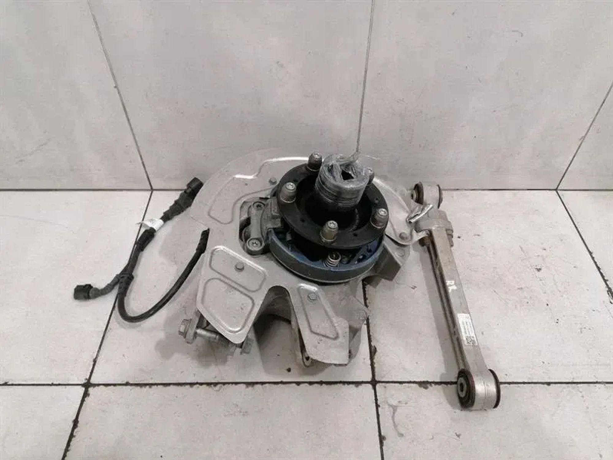 https://ycs.partsauto.market/partsauto-images/thmbs/h353NjtZg3VDP19b5HMt7LlpbQ93/42ff5433f861b6761f2e6fdefea149de/d9c152c7c7bda0f1fad881ea05380cea.jpg