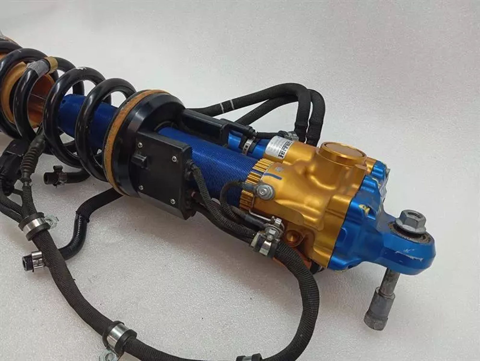 Амортизатор задний правый Ferrari Purosangue F175, 1250000 рублей, Москва